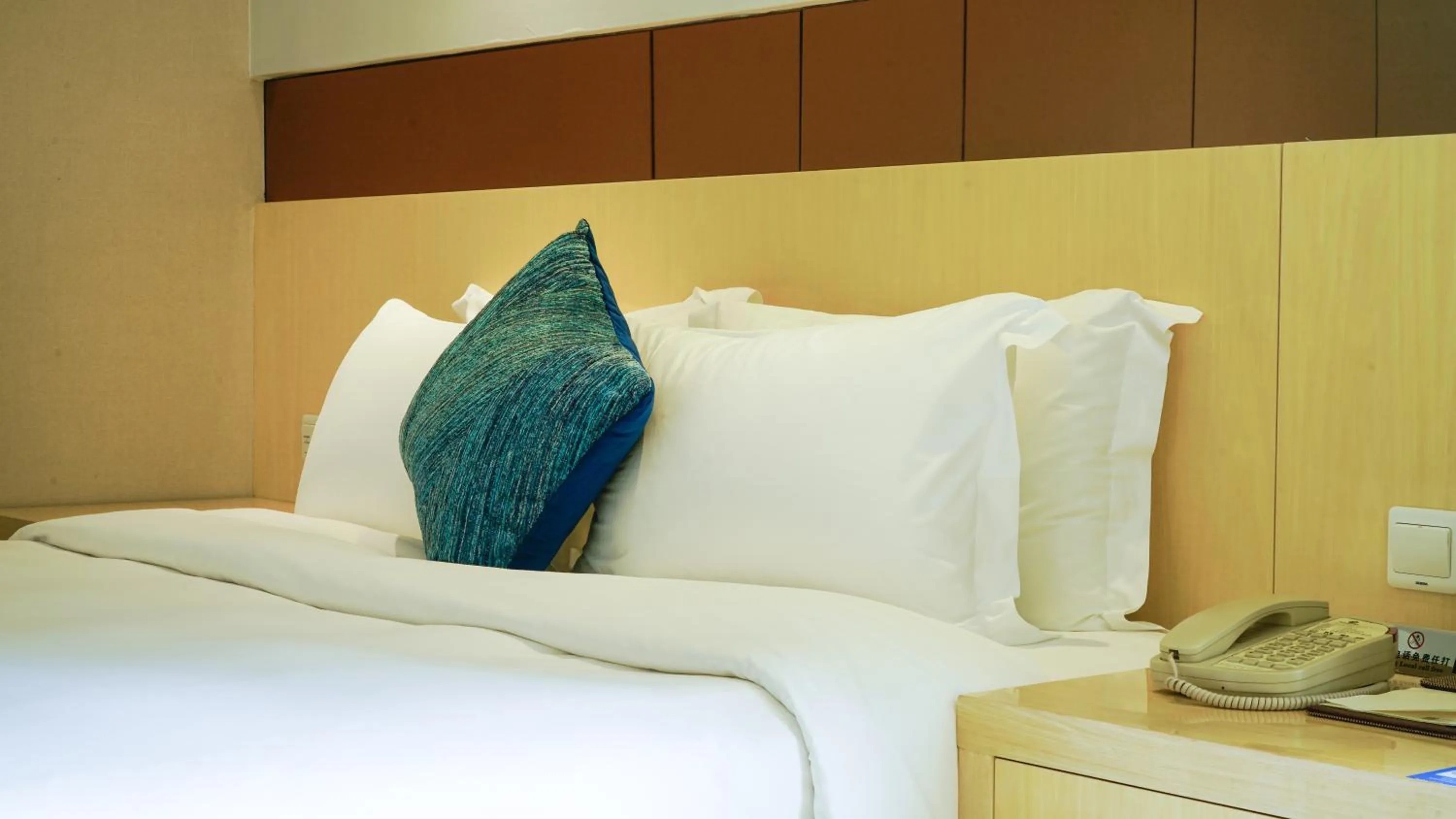 Photo of the whole room, Bed in Paco Hotel Ouzhuang Metro Guangzhou