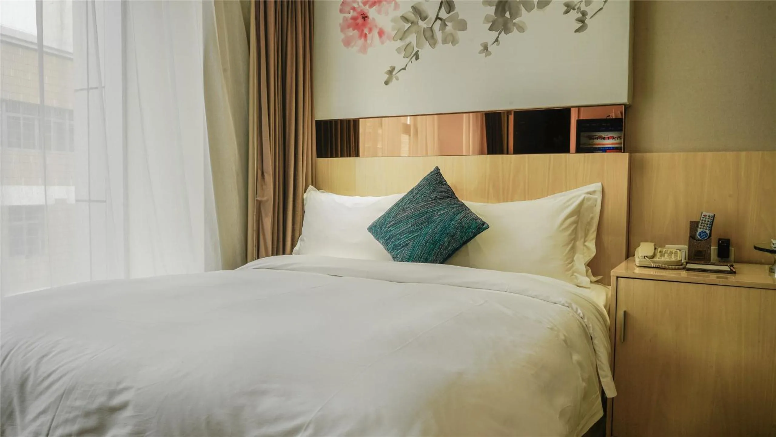 room service, Bed in Paco Hotel Ouzhuang Metro Guangzhou