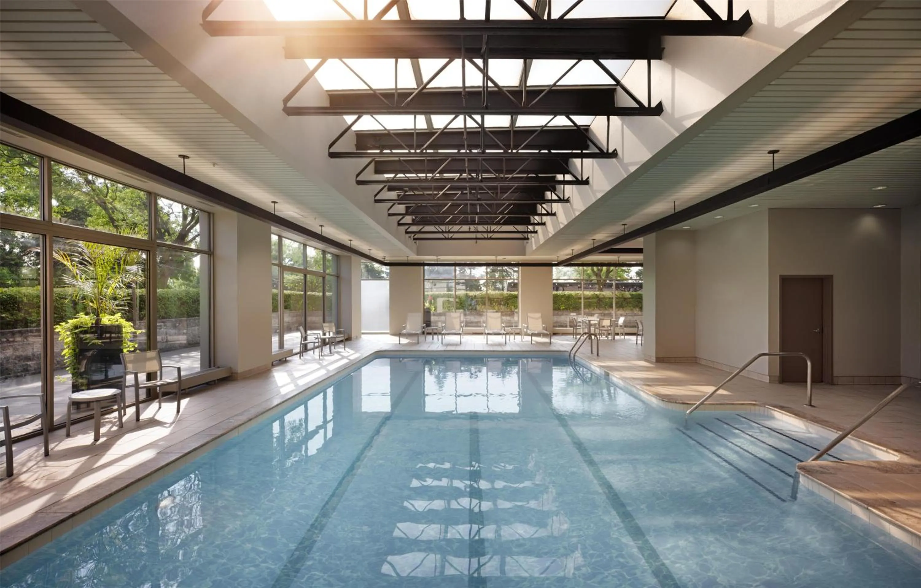 Pool view in Embassy Suites by Hilton Detroit Troy Auburn Hills