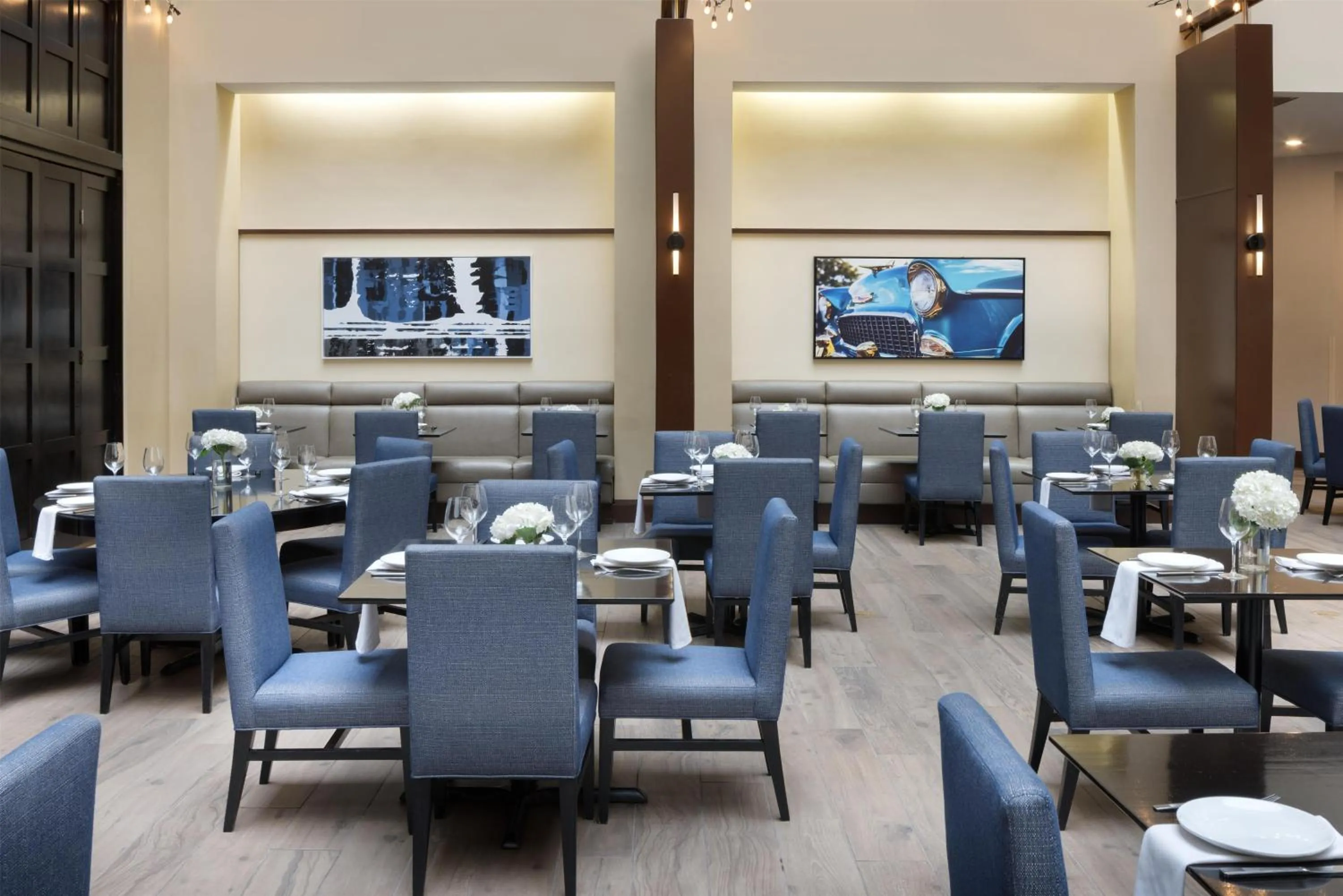 Restaurant/places to eat in Embassy Suites by Hilton Detroit Troy Auburn Hills