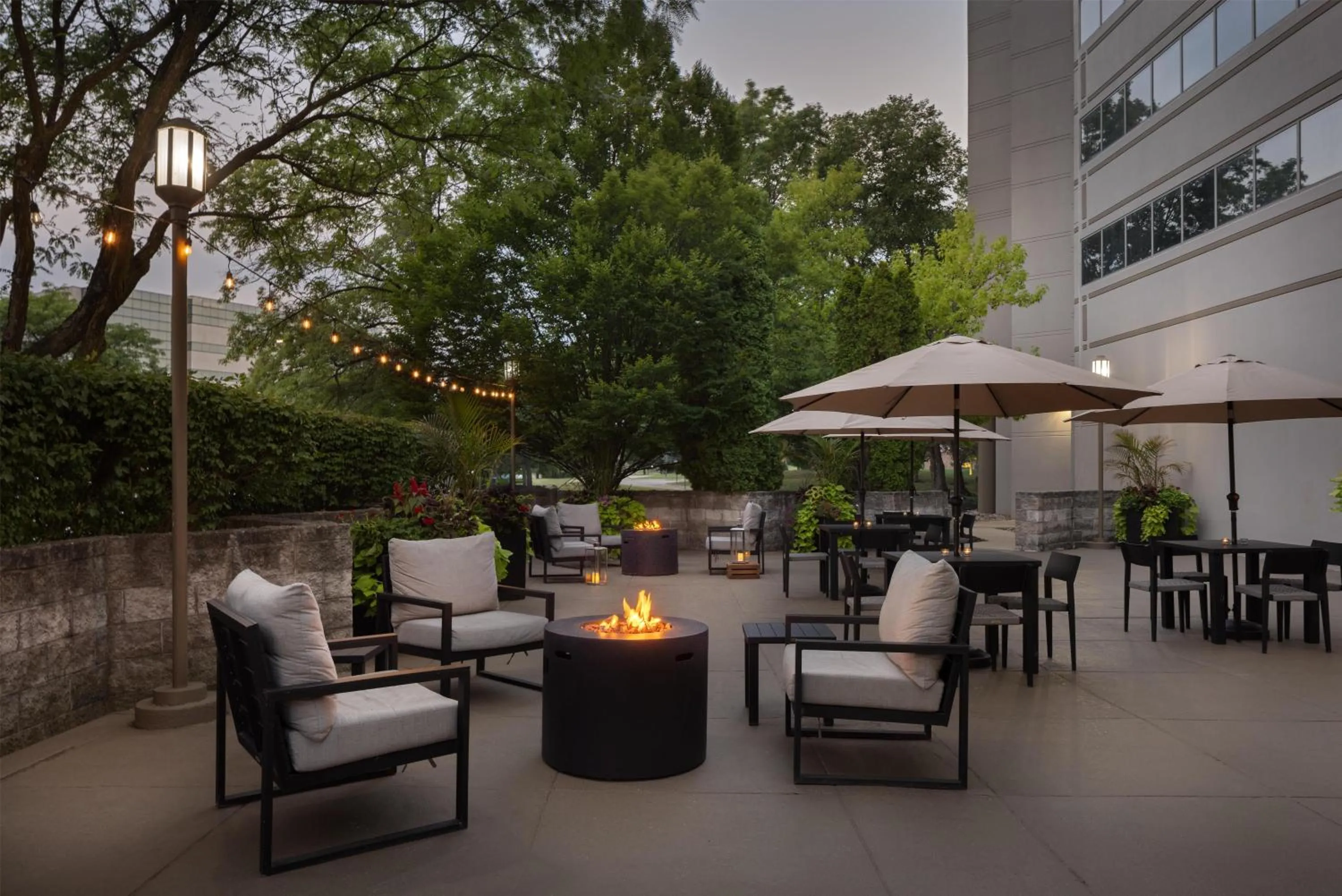 Patio in Embassy Suites by Hilton Detroit Troy Auburn Hills