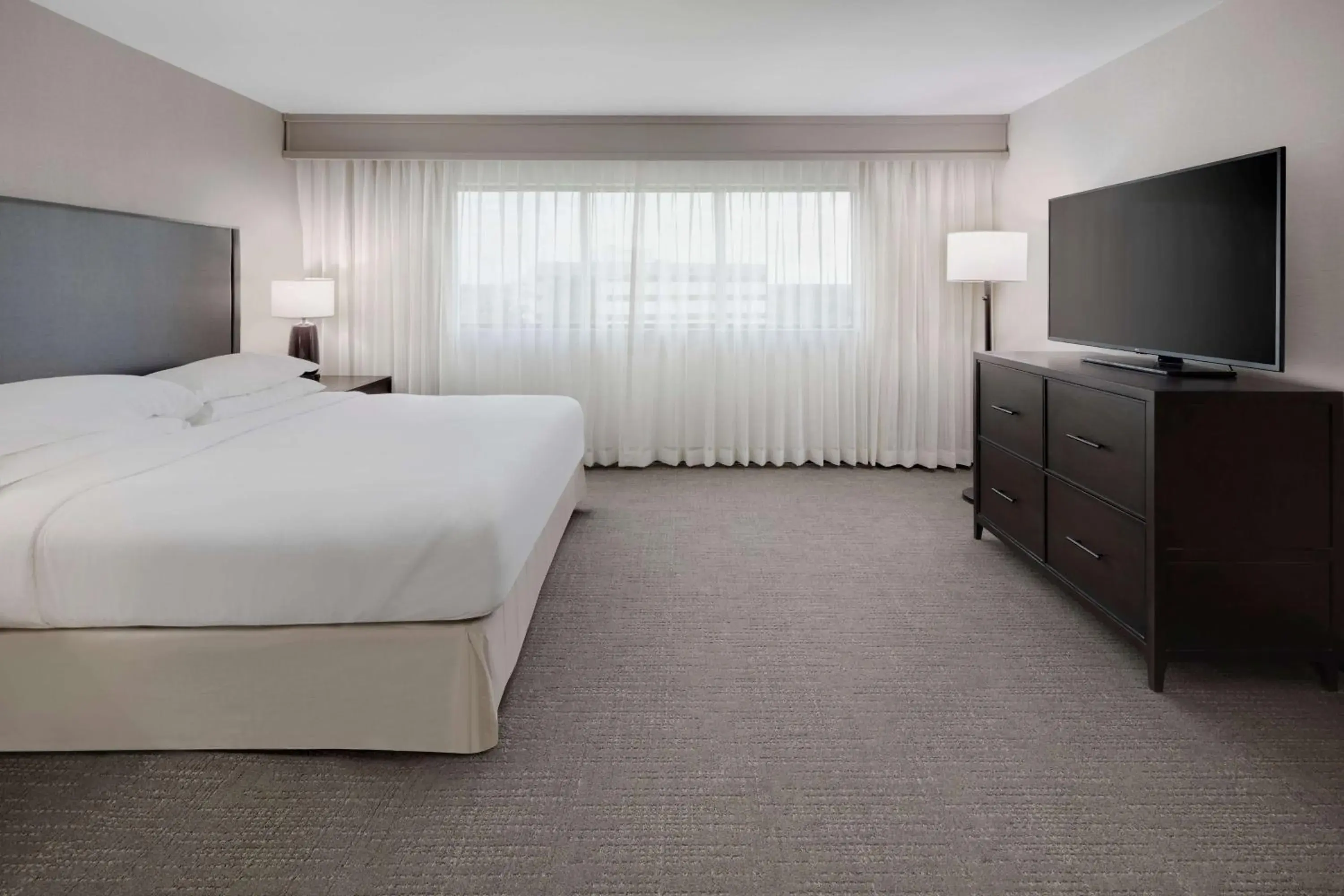 Bed in Embassy Suites by Hilton Detroit Troy Auburn Hills Bed in Embassy Suites by Hilton Detroit Troy Auburn Hills