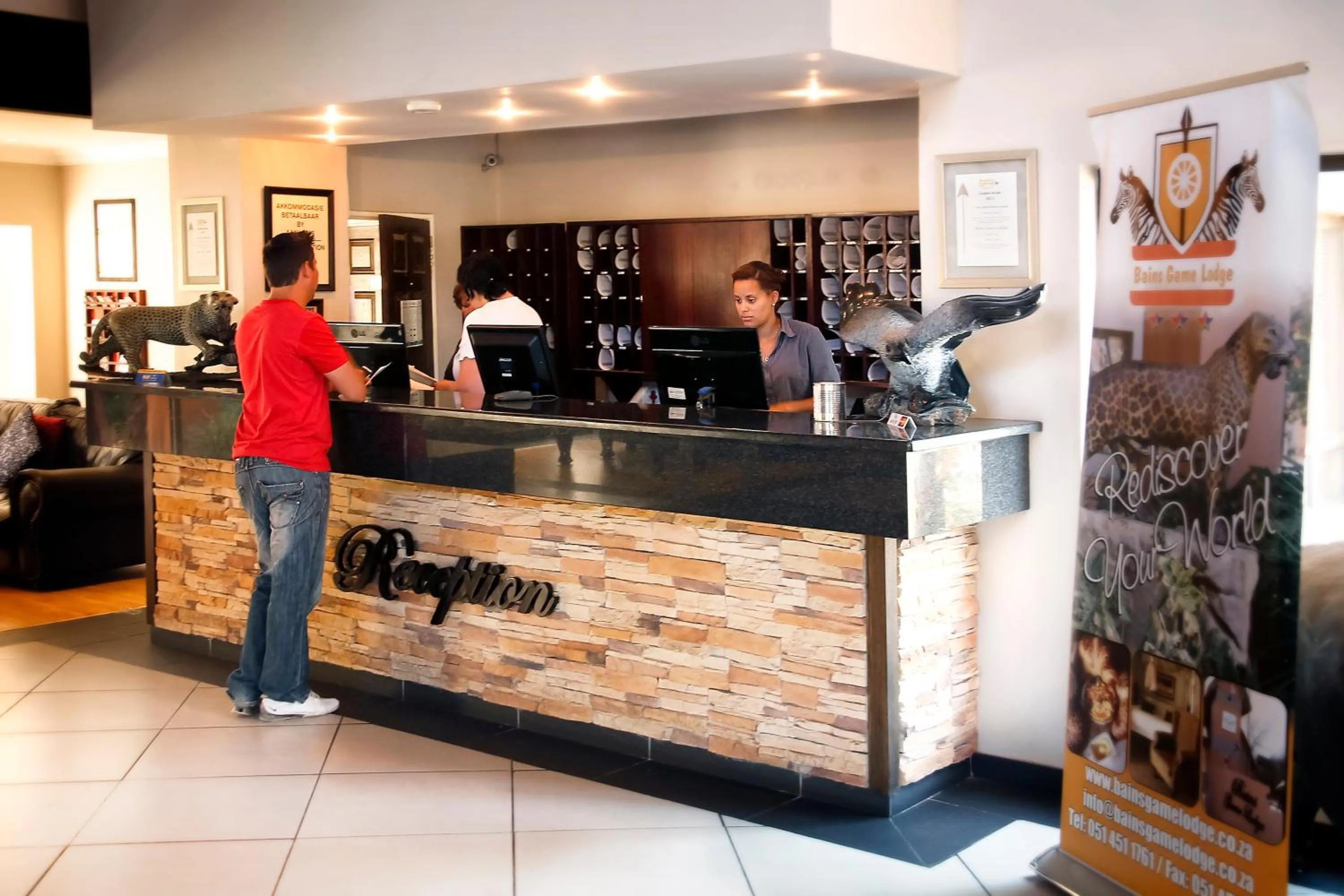 Lobby or reception in Bains Lodge - Sustainable Electricity