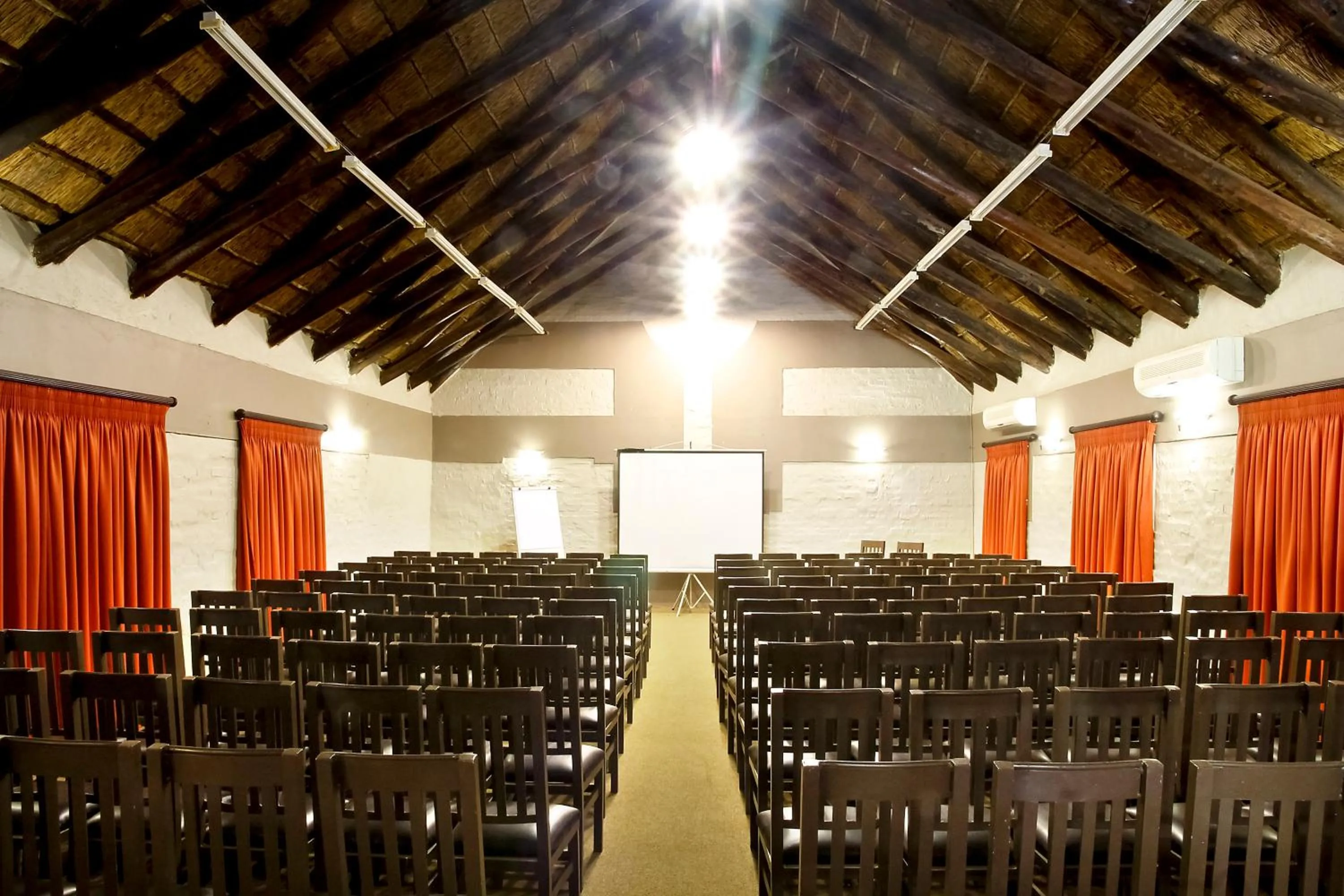 Business facilities in Bains Lodge - Sustainable Electricity