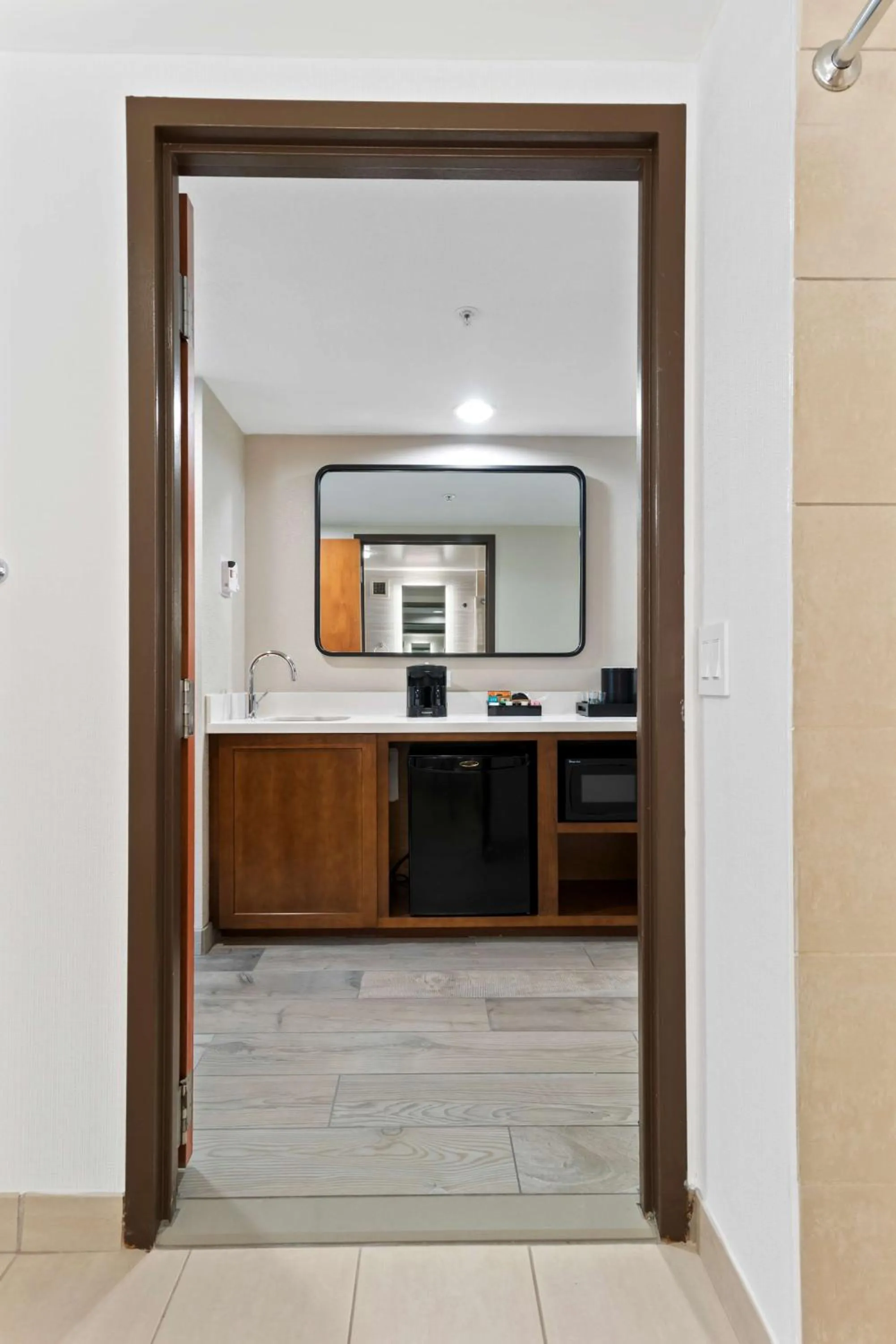 Photo of the whole room in Embassy Suites by Hilton Anaheim South