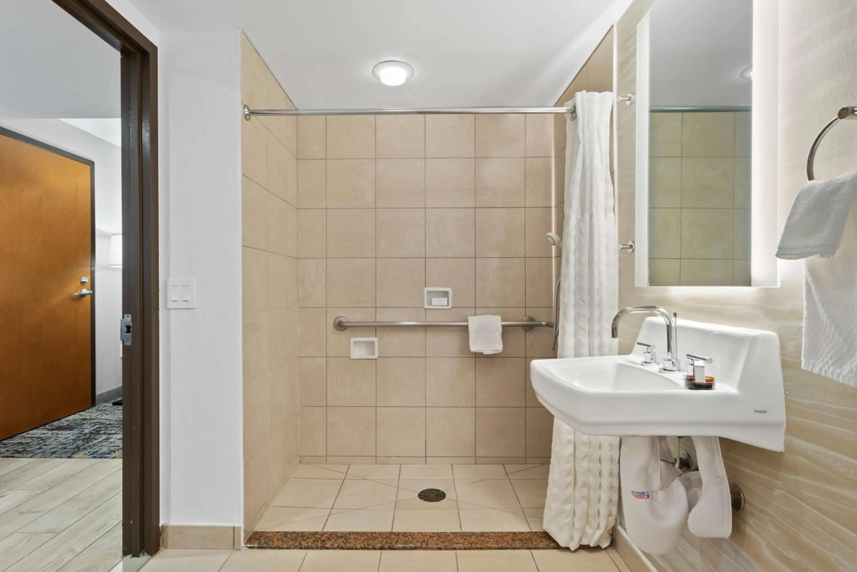 Bathroom in Embassy Suites by Hilton Anaheim South