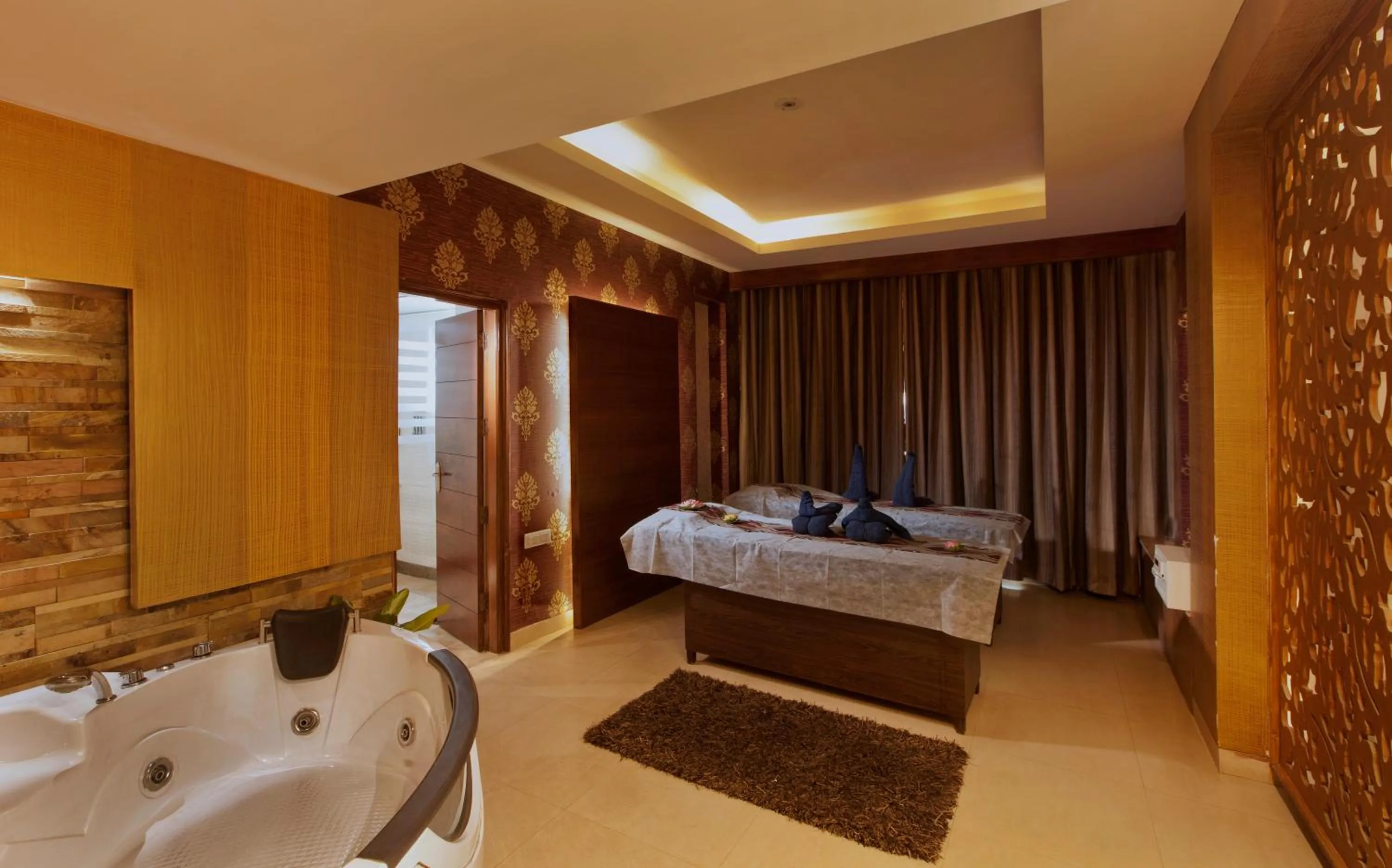 Bedroom, Bed in Lemon Tree Hotel Baddi