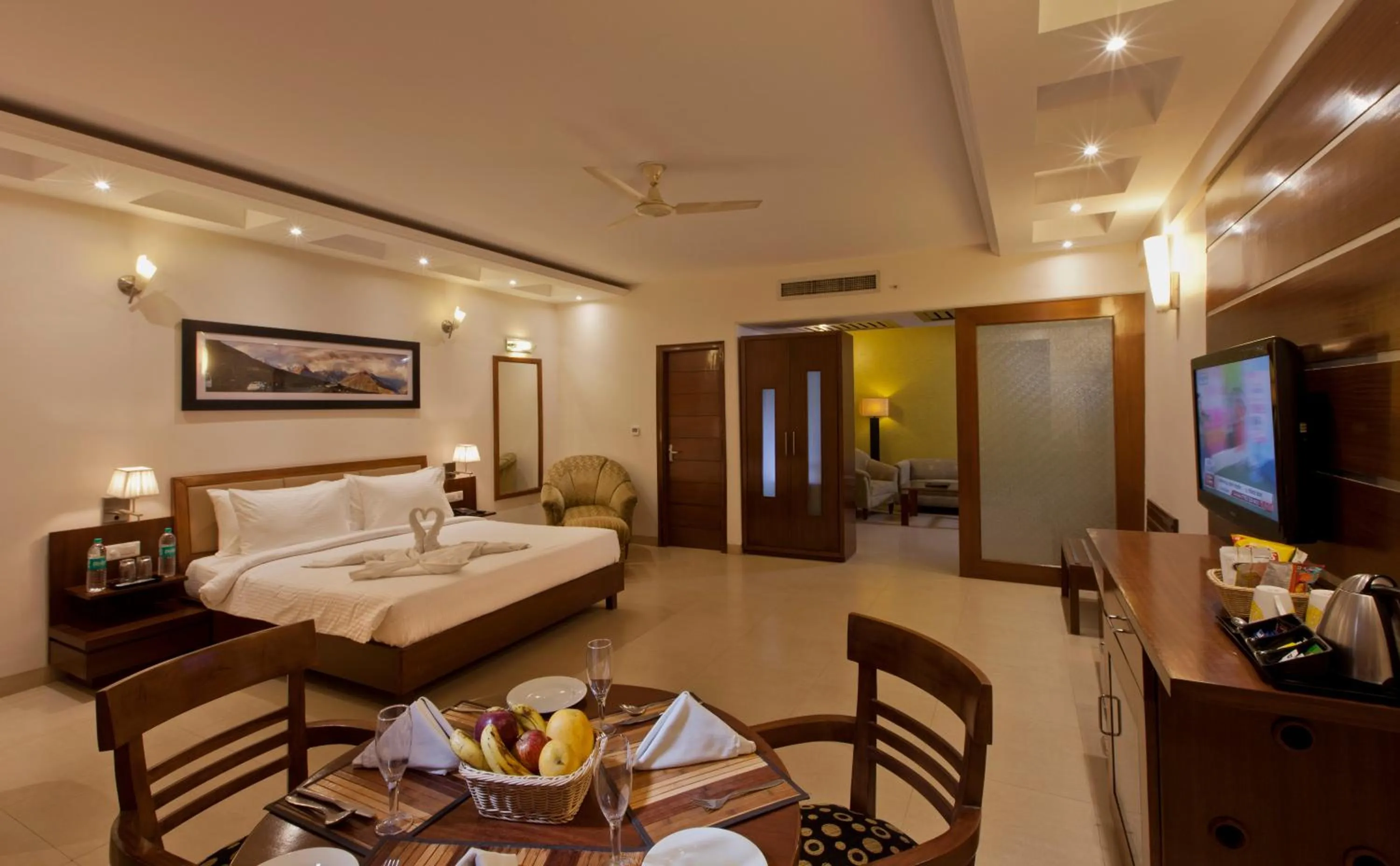 Bedroom, Bed in Lemon Tree Hotel Baddi