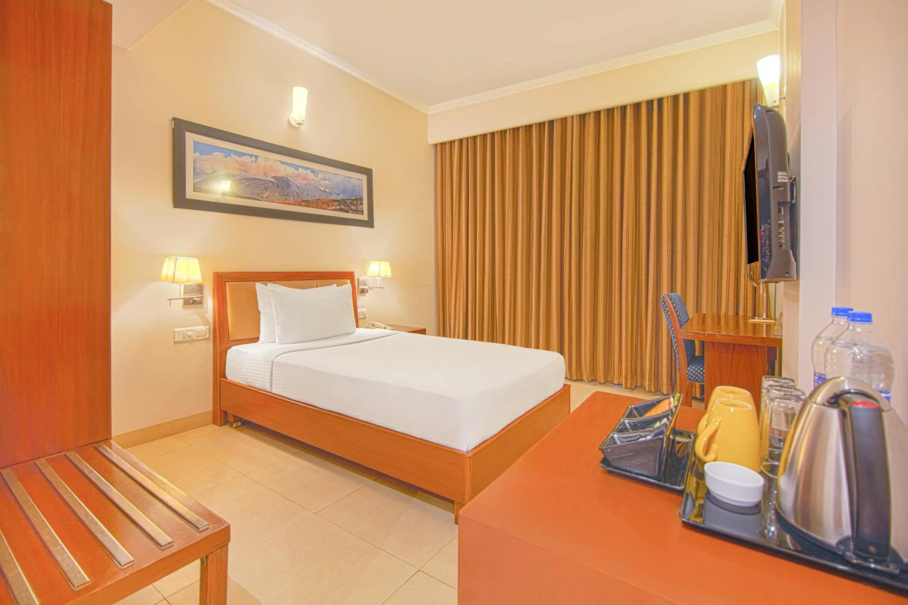 Photo of the whole room, Bed in Lemon Tree Hotel Baddi