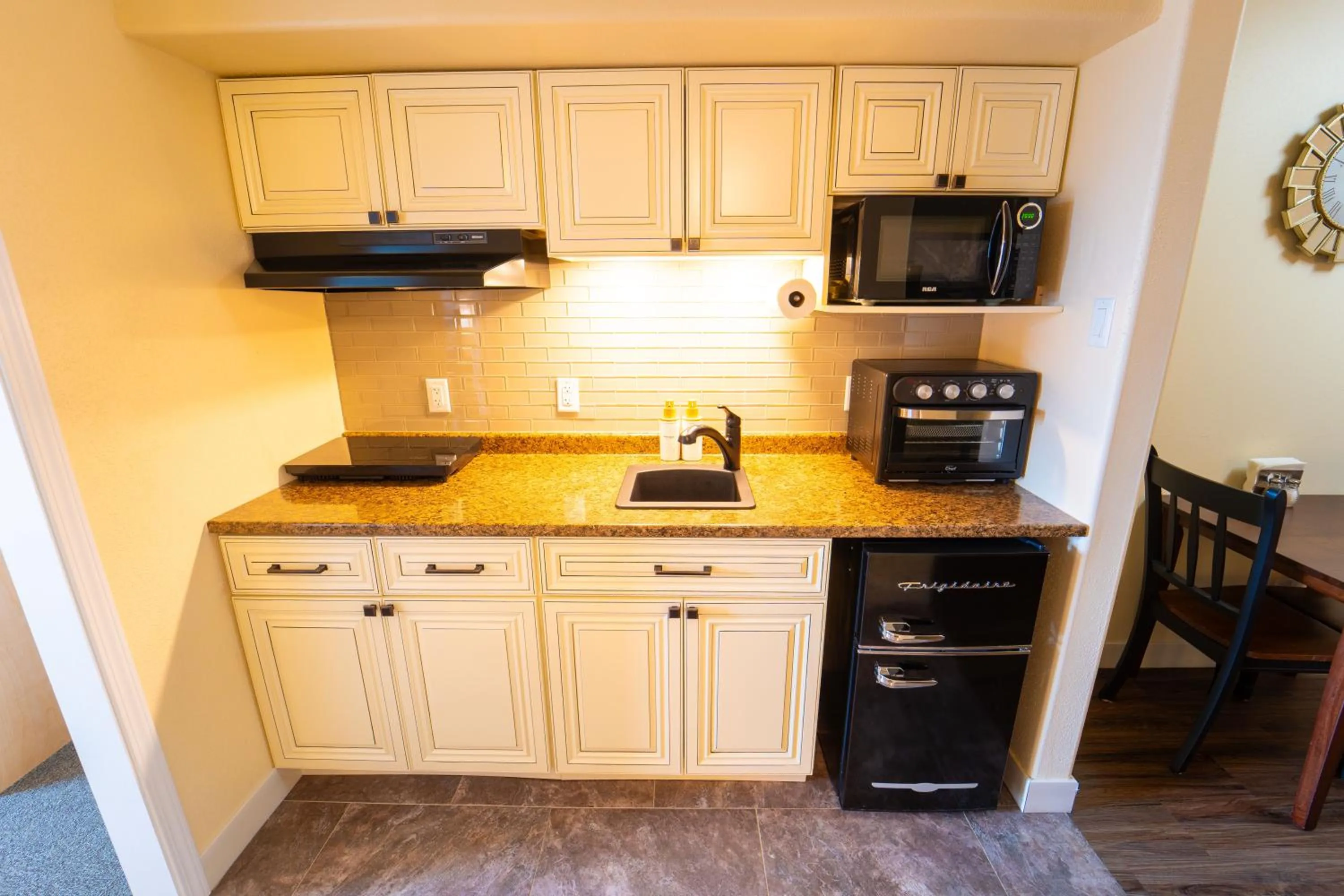 Kitchen or kitchenette in Super 8 by Wyndham Amherst NS