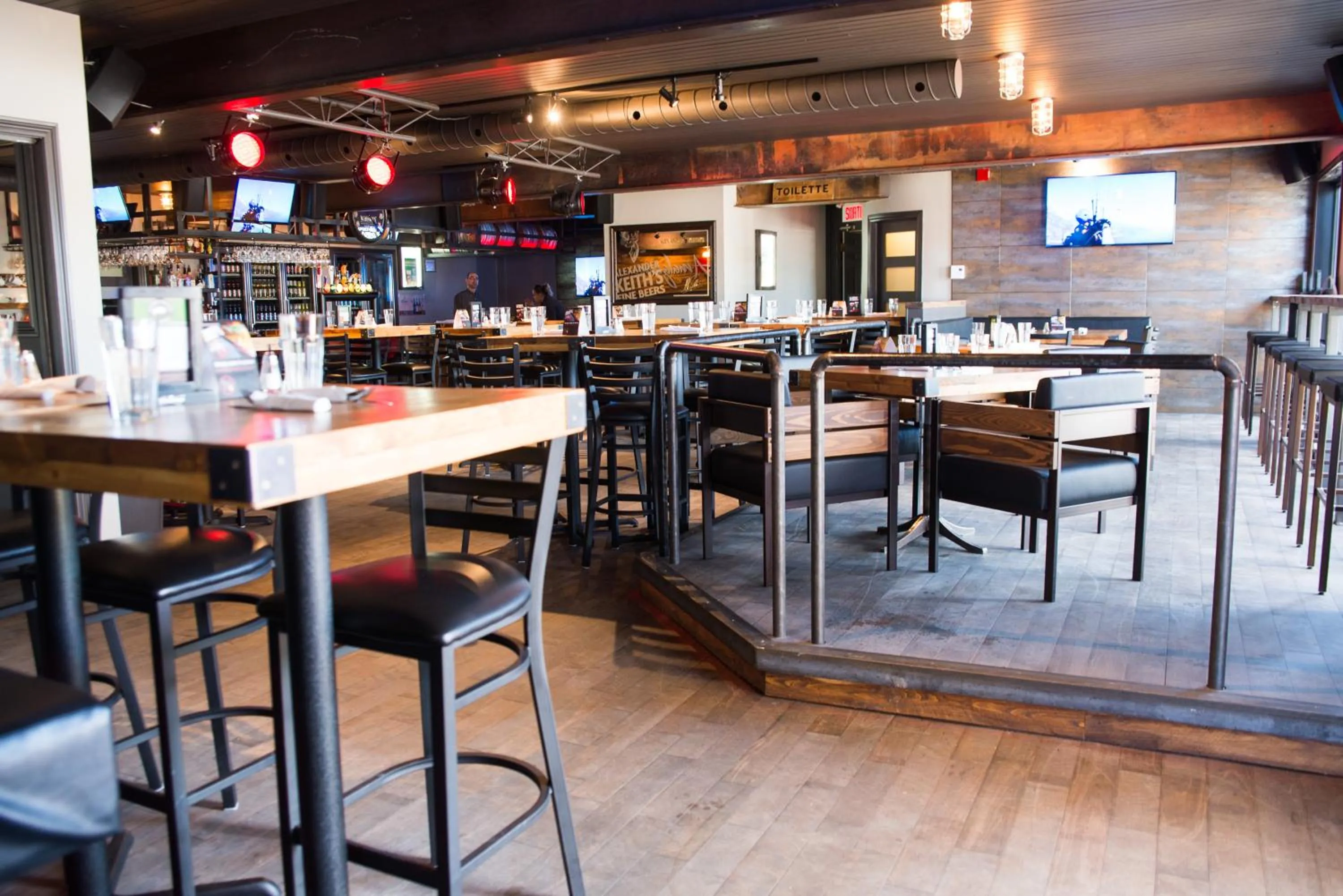 Restaurant/places to eat in Hôtel Écono-One