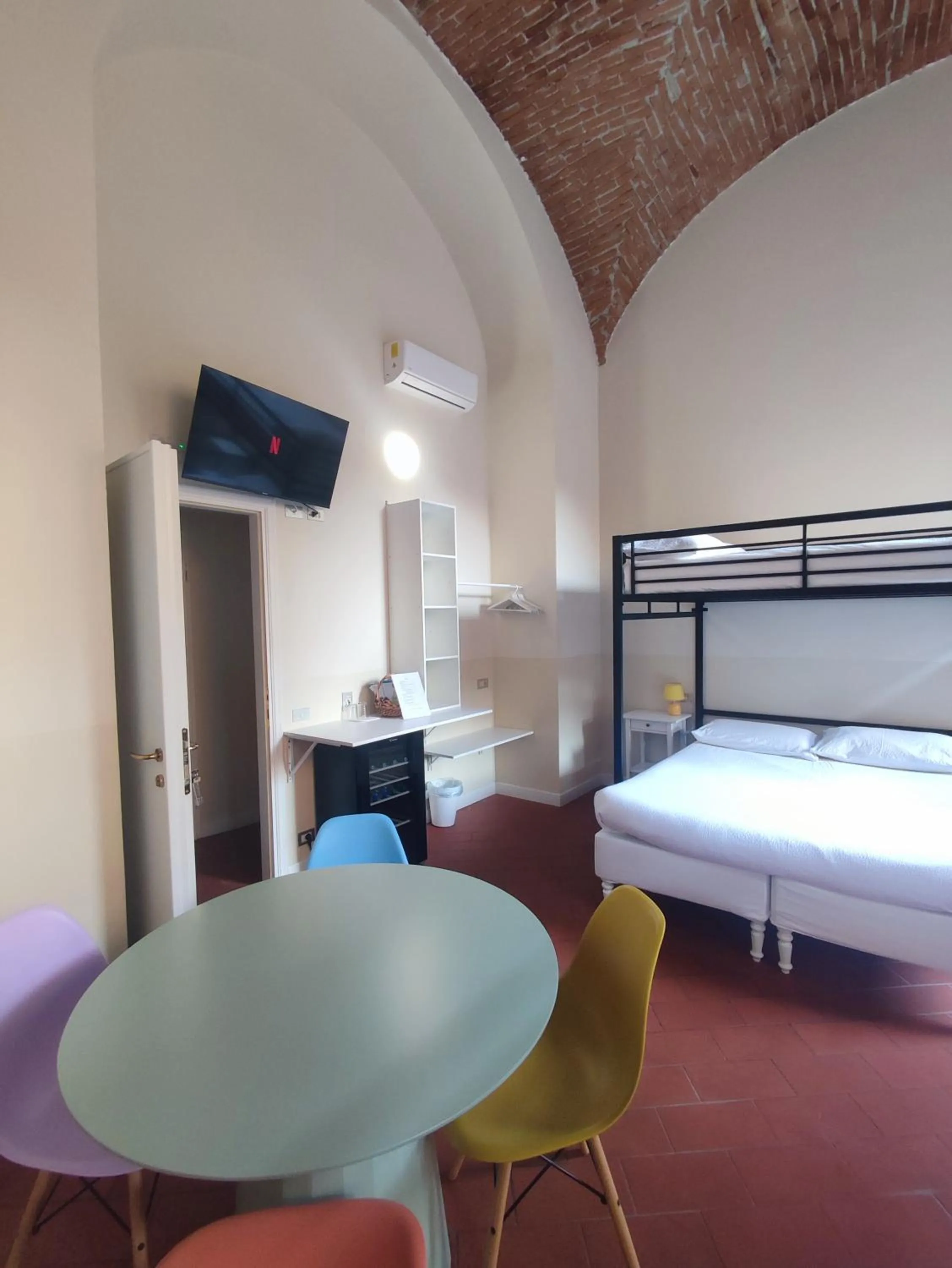 Bed in Foresteria Bergamo Bella B&B