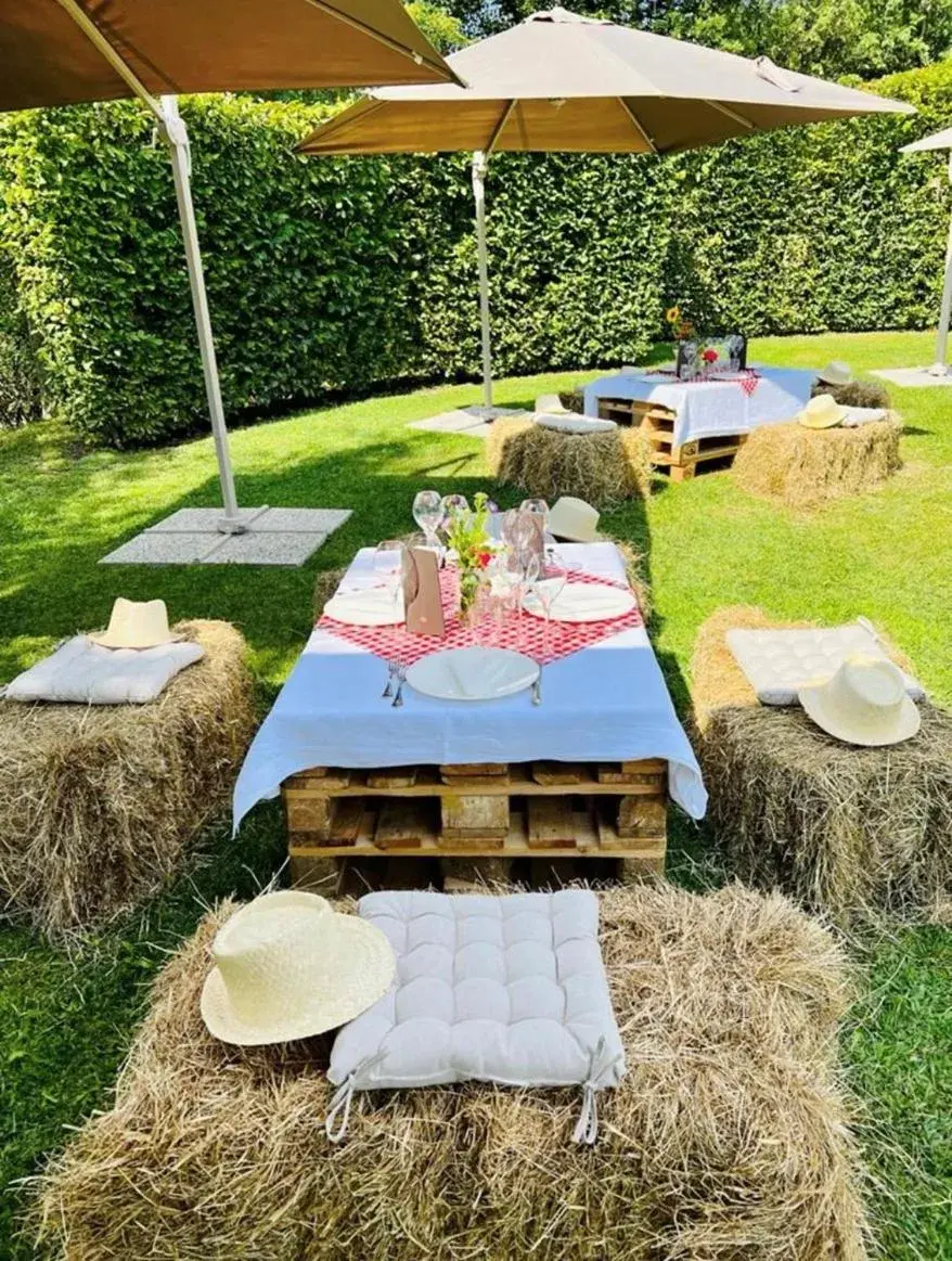 Garden view in L'Albereta Relais & Chateaux Garden view in L'Albereta Relais & Chateaux