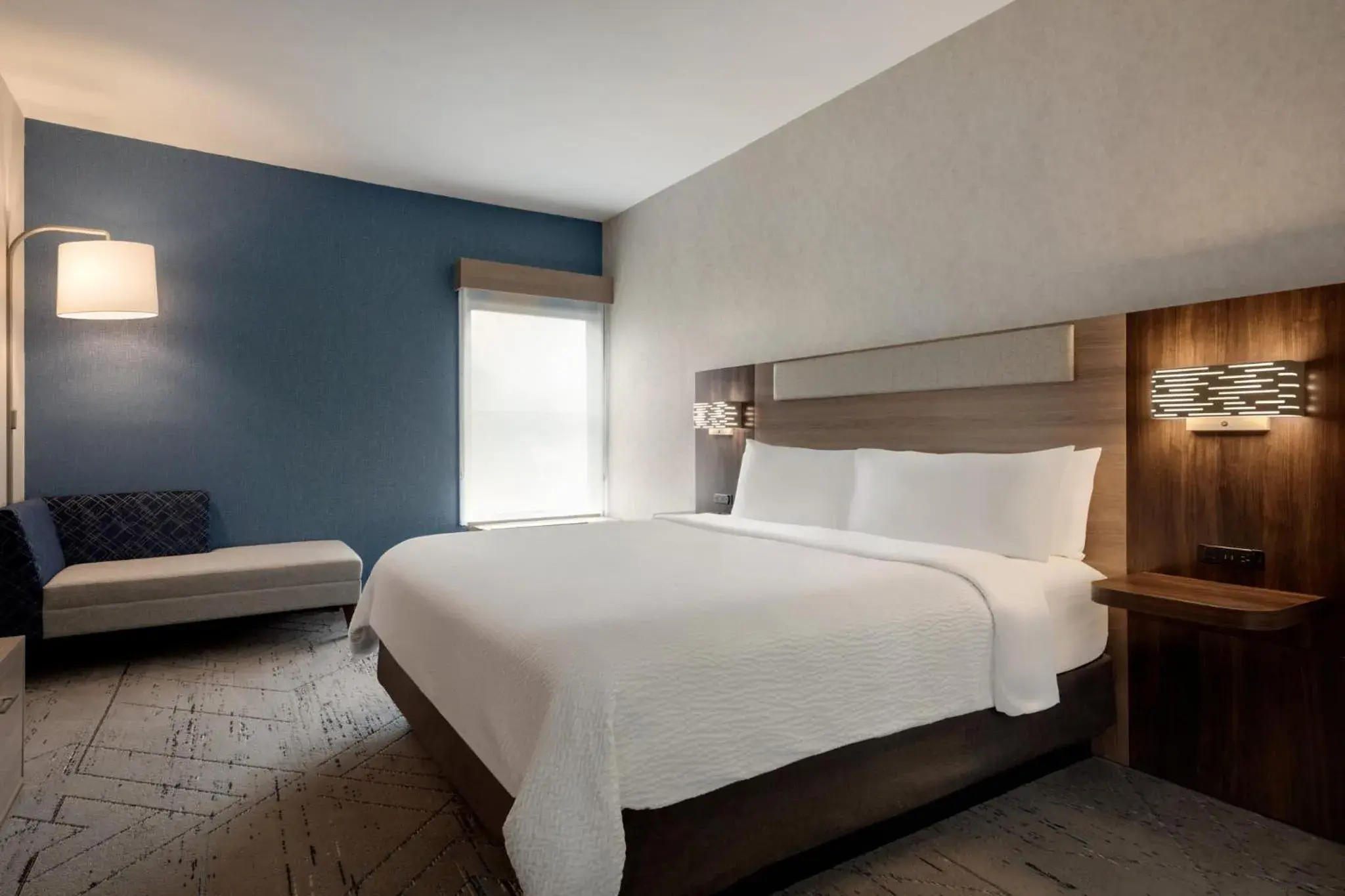 King Room - Hearing Accessible - Non-Smoking in Holiday Inn Express Painted Post by IHG King Room - Hearing Accessible - Non-Smoking in Holiday Inn Express Painted Post by IHG