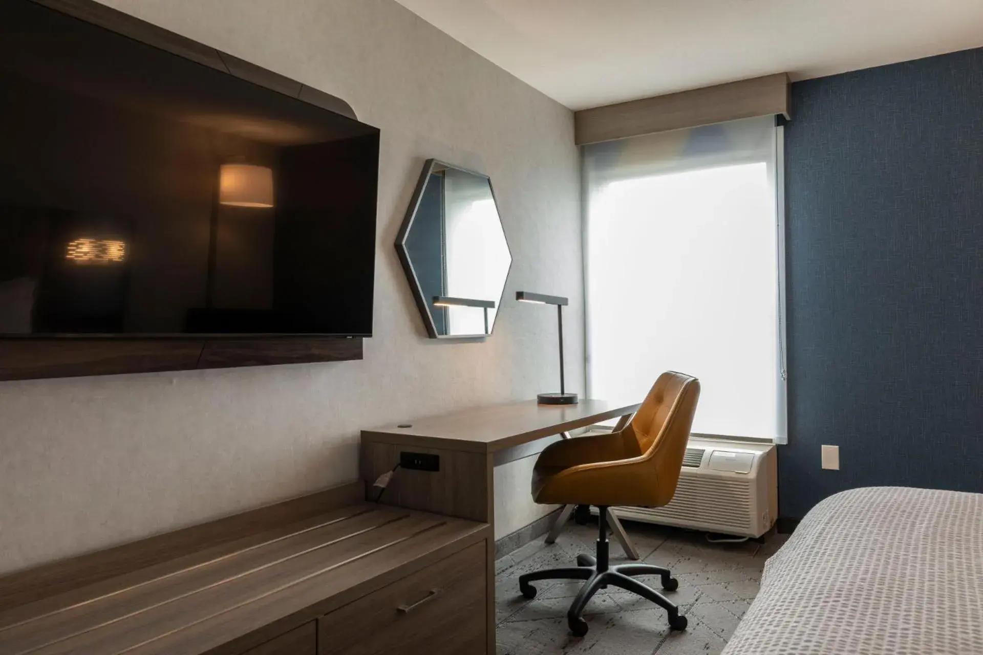 King Room - Hearing Accessible - Non-Smoking in Holiday Inn Express Painted Post by IHG King Room - Hearing Accessible - Non-Smoking in Holiday Inn Express Painted Post by IHG