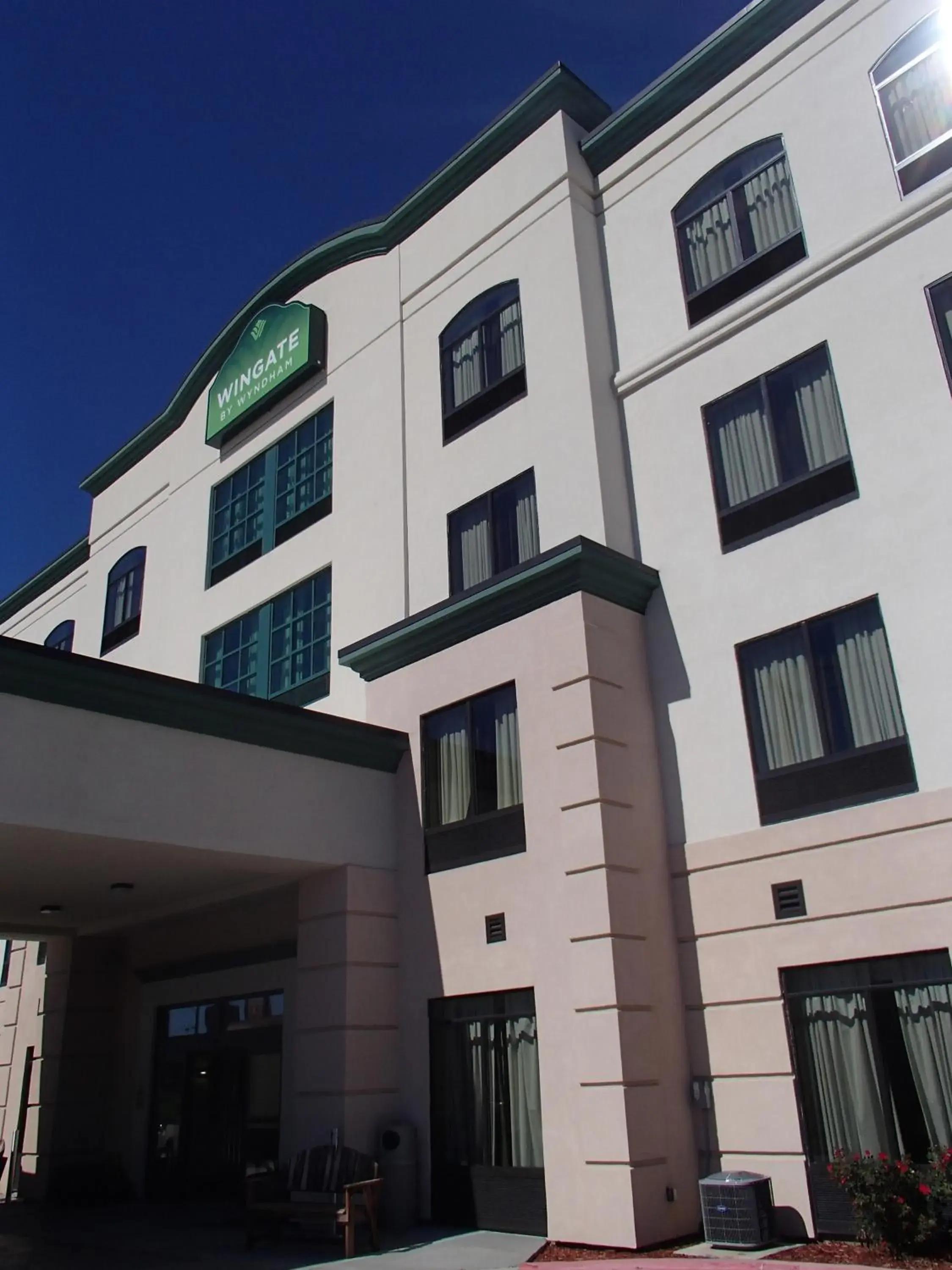 Facade/entrance in Wingate by Wyndham Bossier City Facade/entrance in Wingate by Wyndham Bossier City