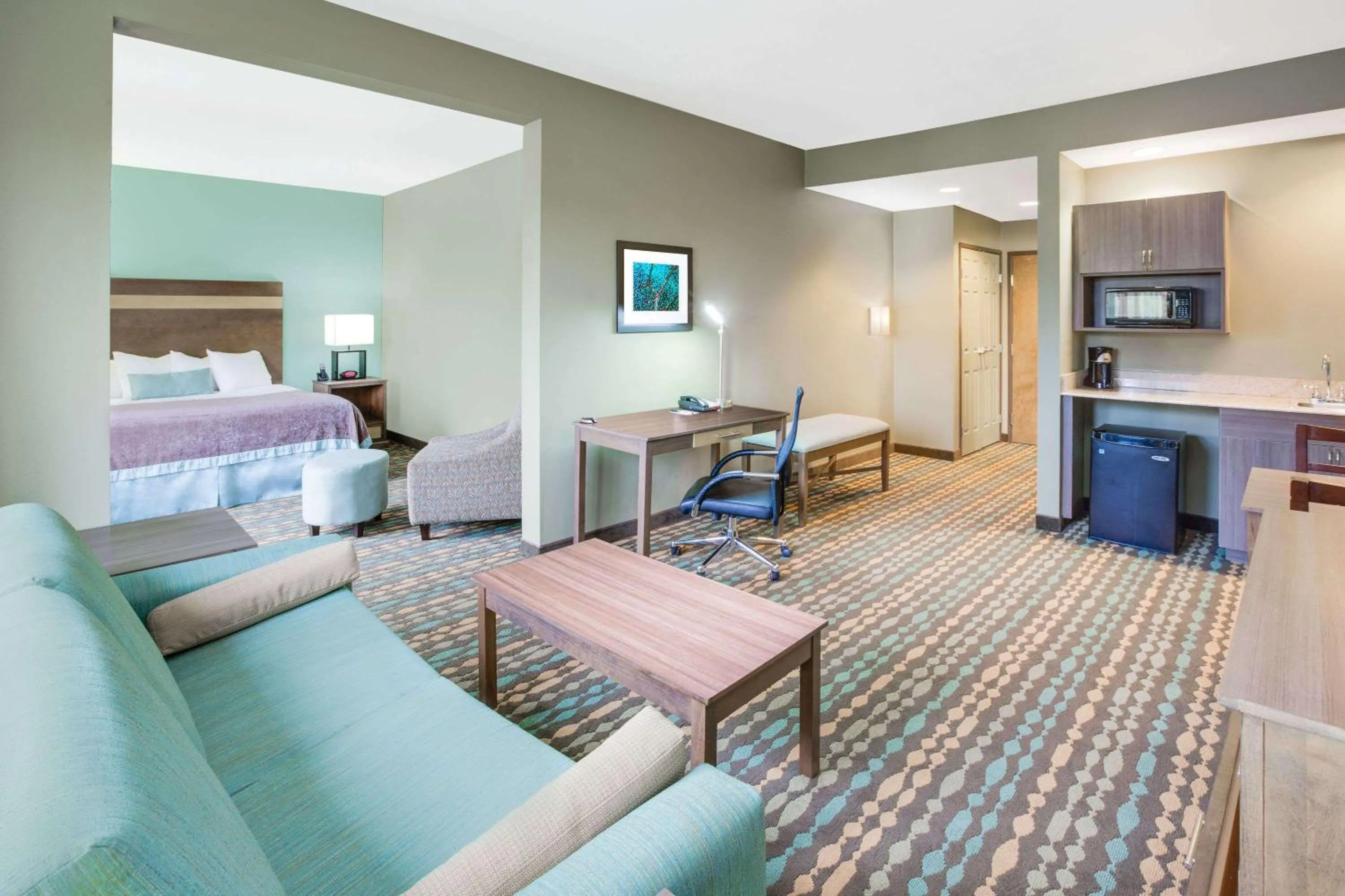 Photo of the whole room, Bed in Wingate by Wyndham Bossier City
