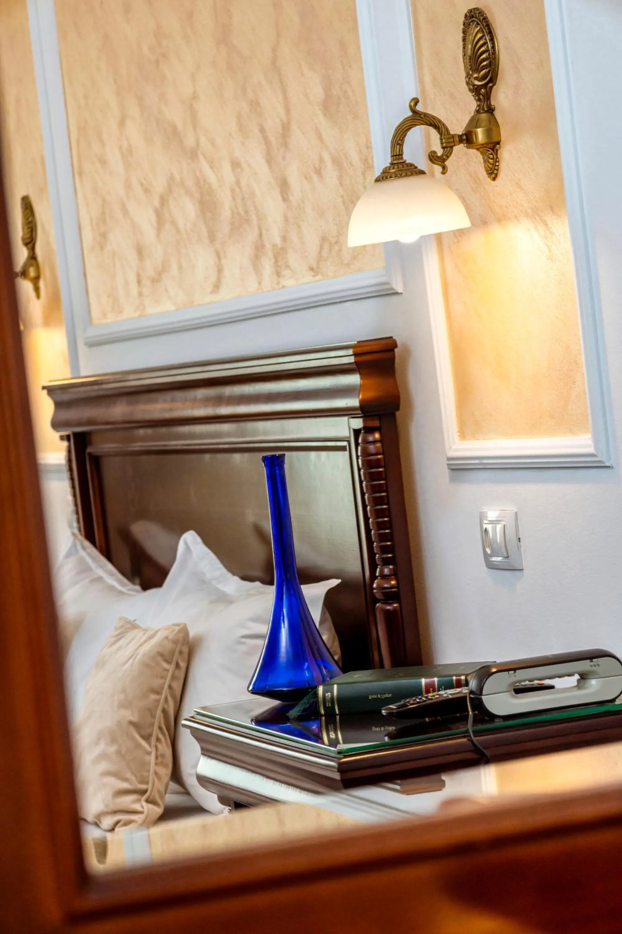 Bed in Hotel Victoria