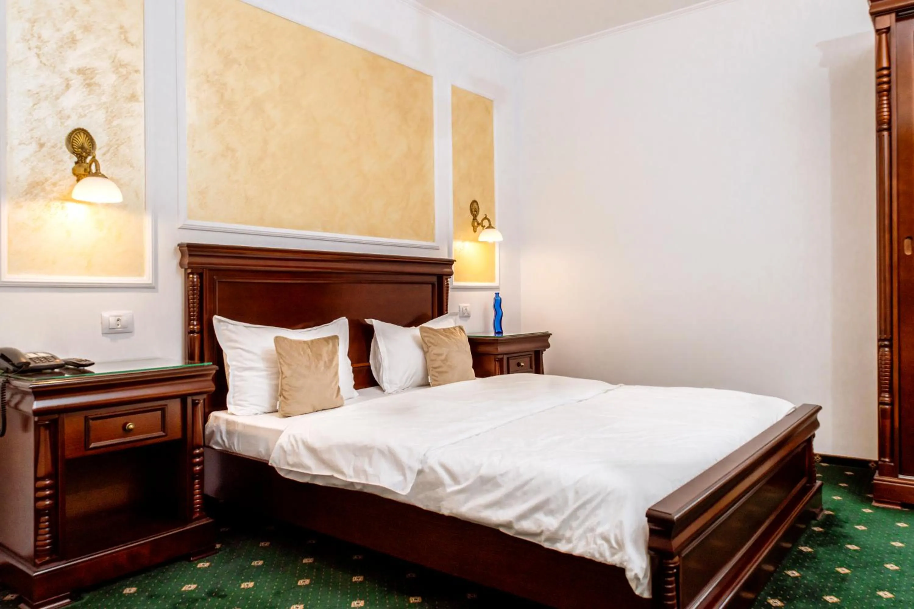 Bed in Hotel Victoria