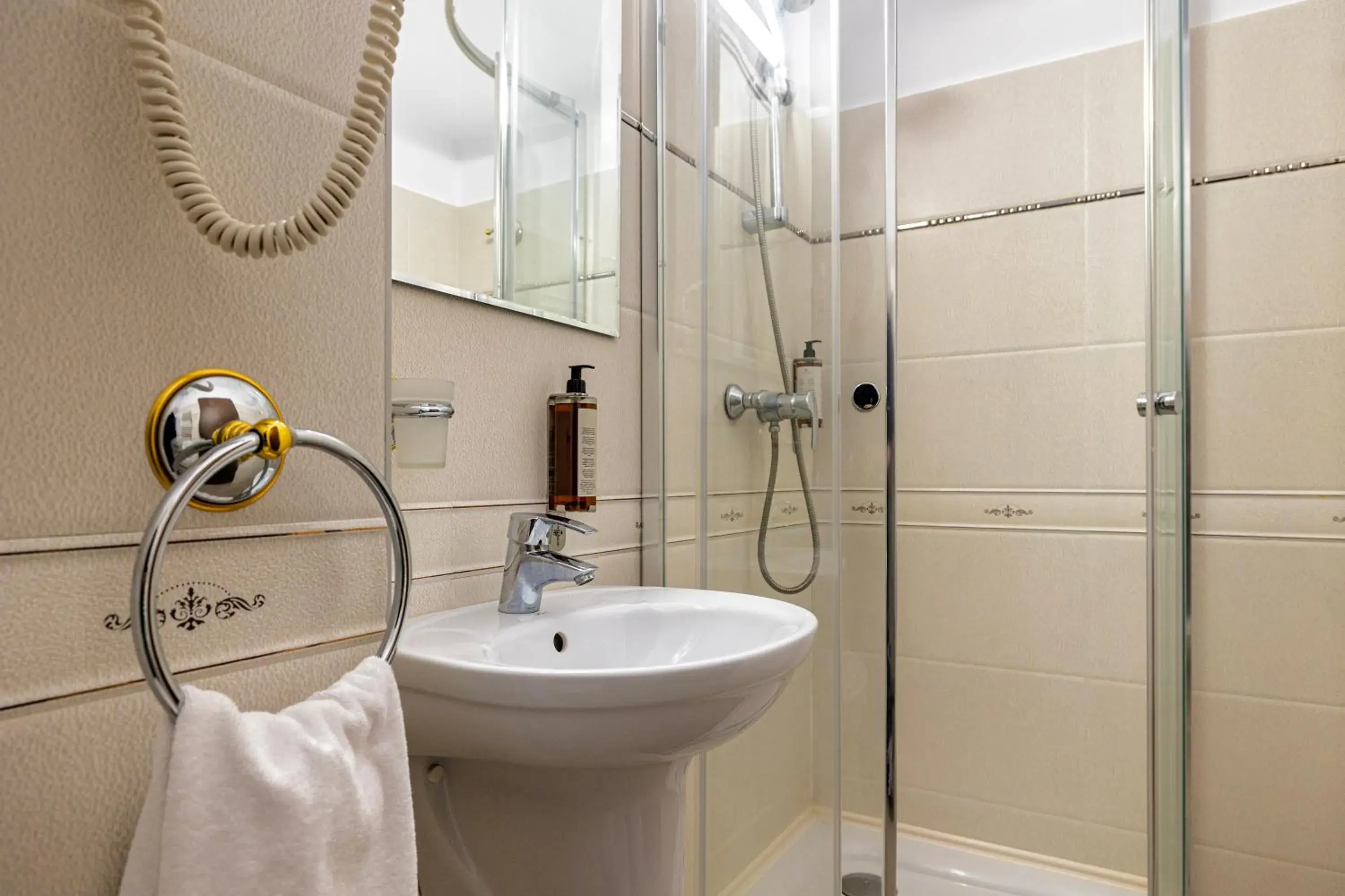 Standard Double Room - No Elevator in Hotel Victoria Standard Double Room - No Elevator in Hotel Victoria