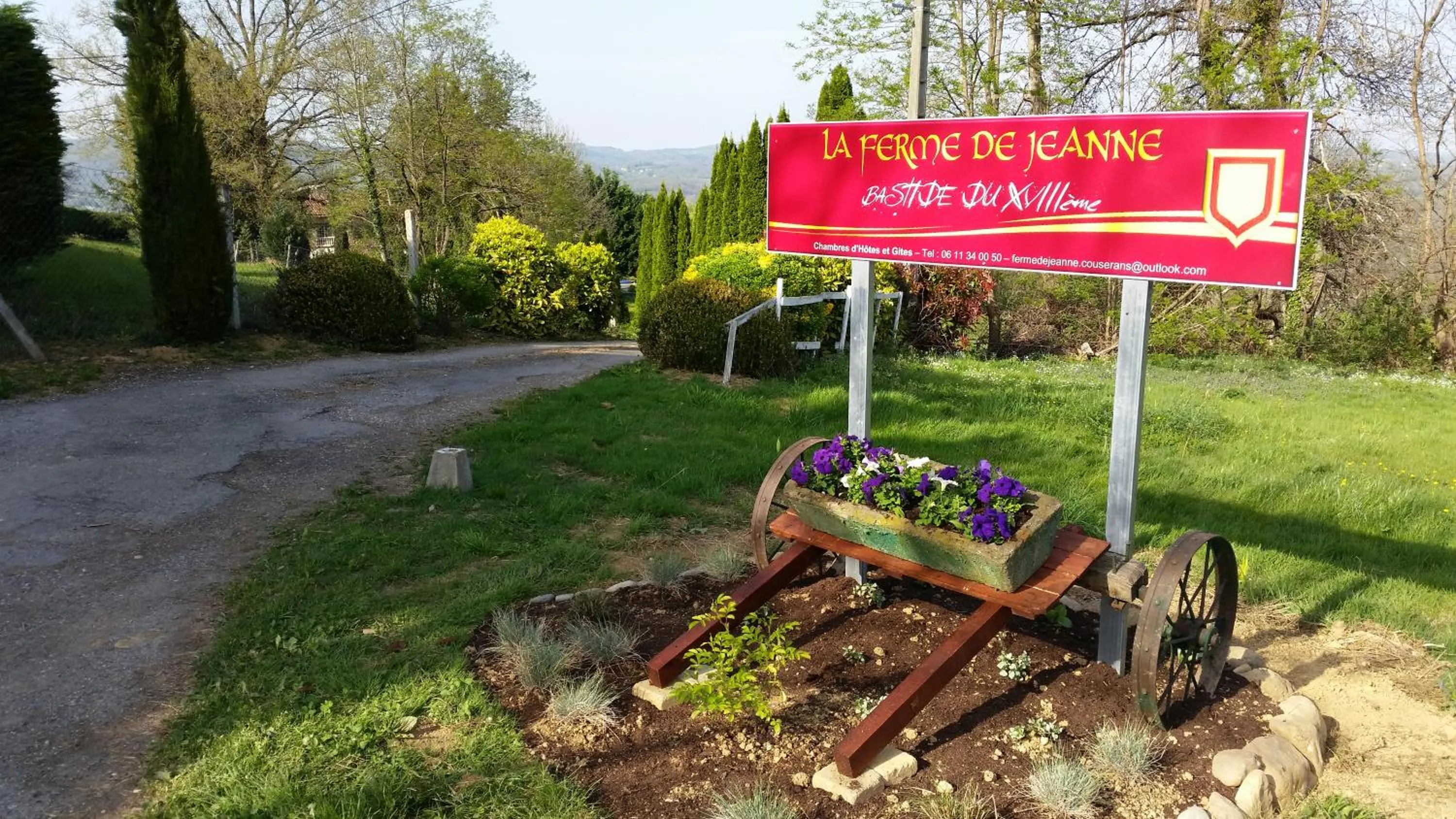 Property logo or sign in La Ferme de Jeanne