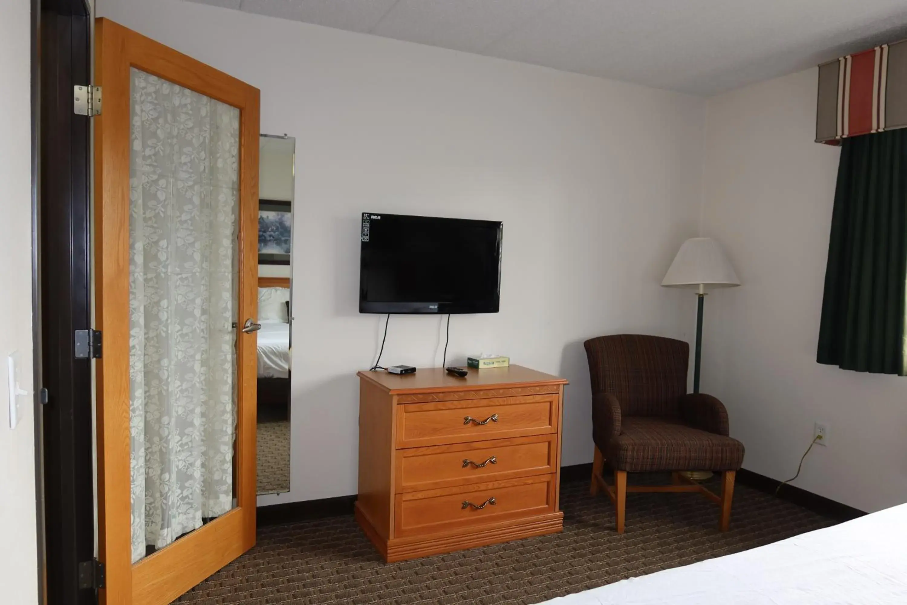 Bed in Americas Best Value Inn Bed in Americas Best Value Inn