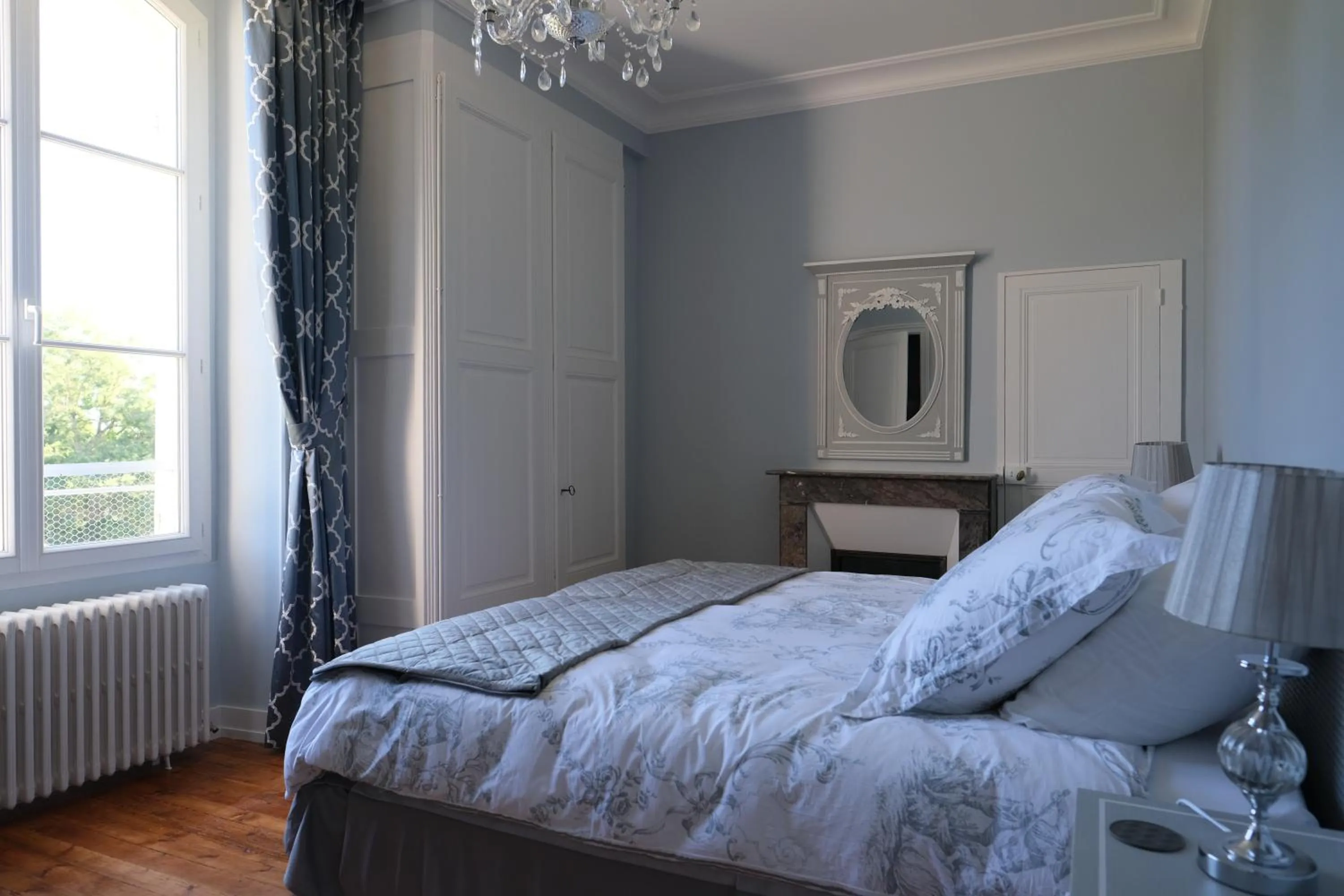 Photo of the whole room, Bed in Chateau Vary