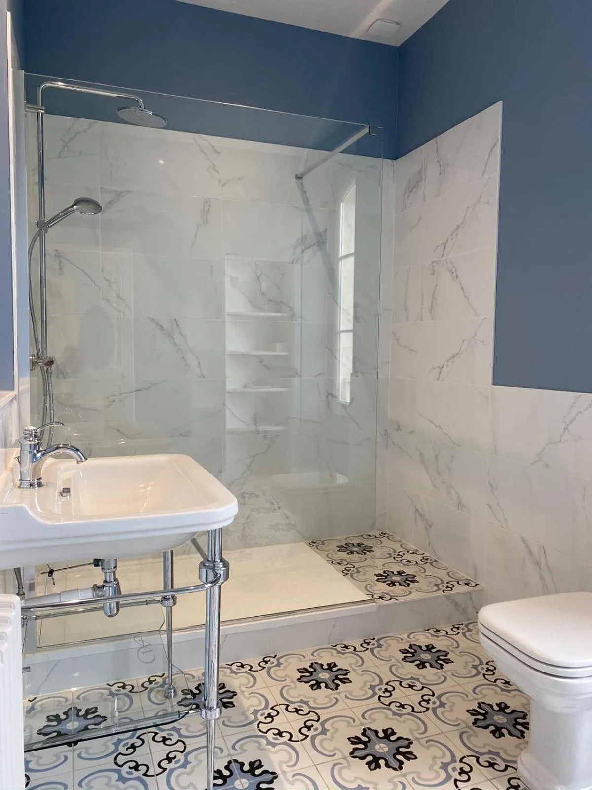 Shower in Chateau Vary