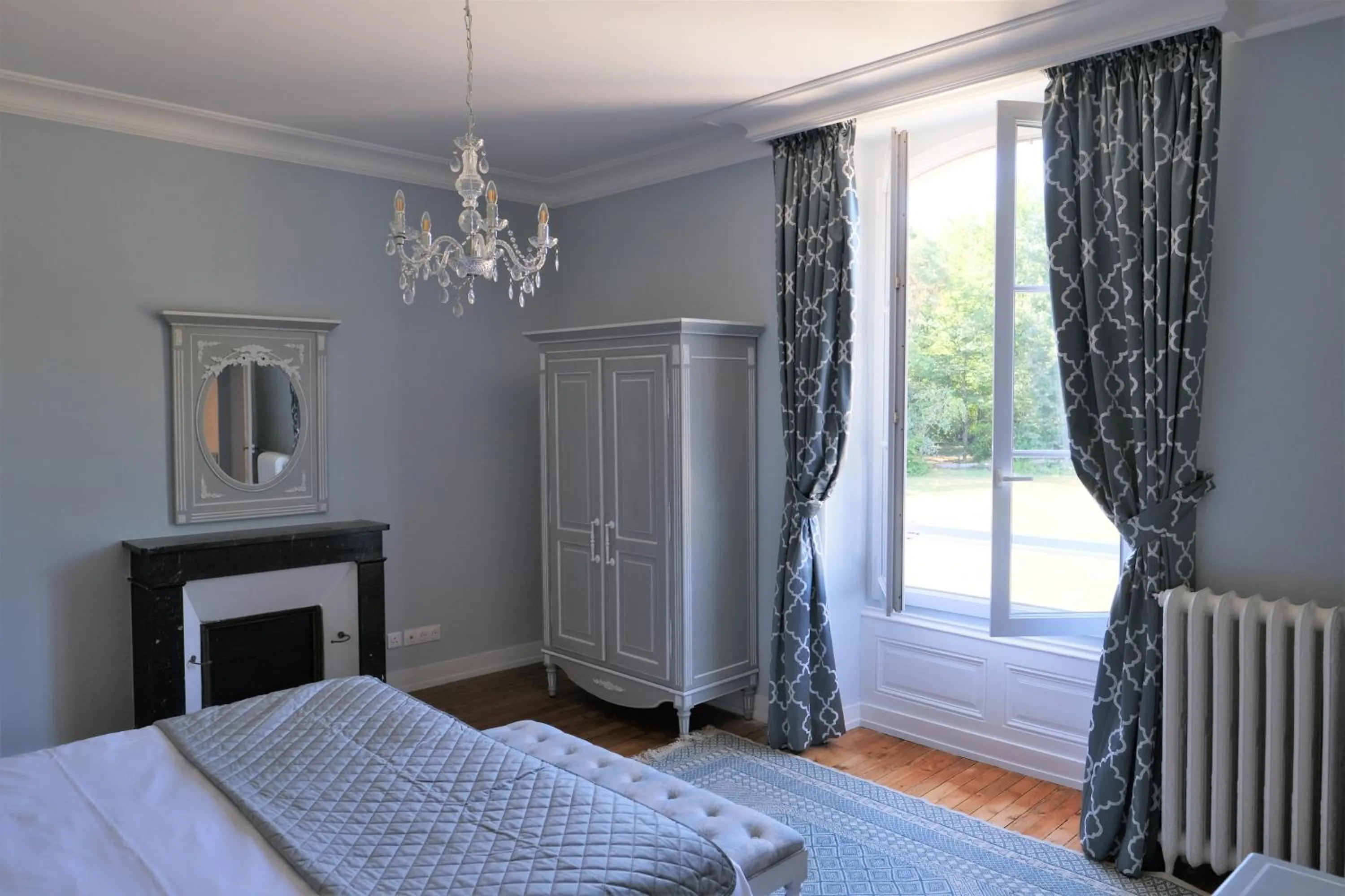 View (from property/room), Bed in Chateau Vary