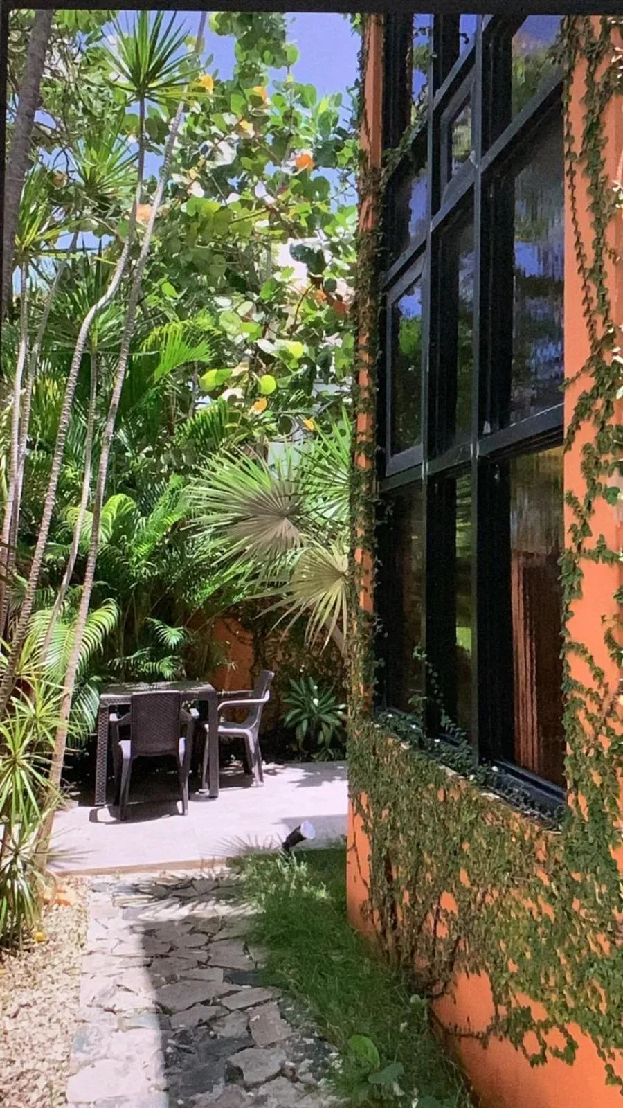 Patio in Manaya Bed & Breakfast