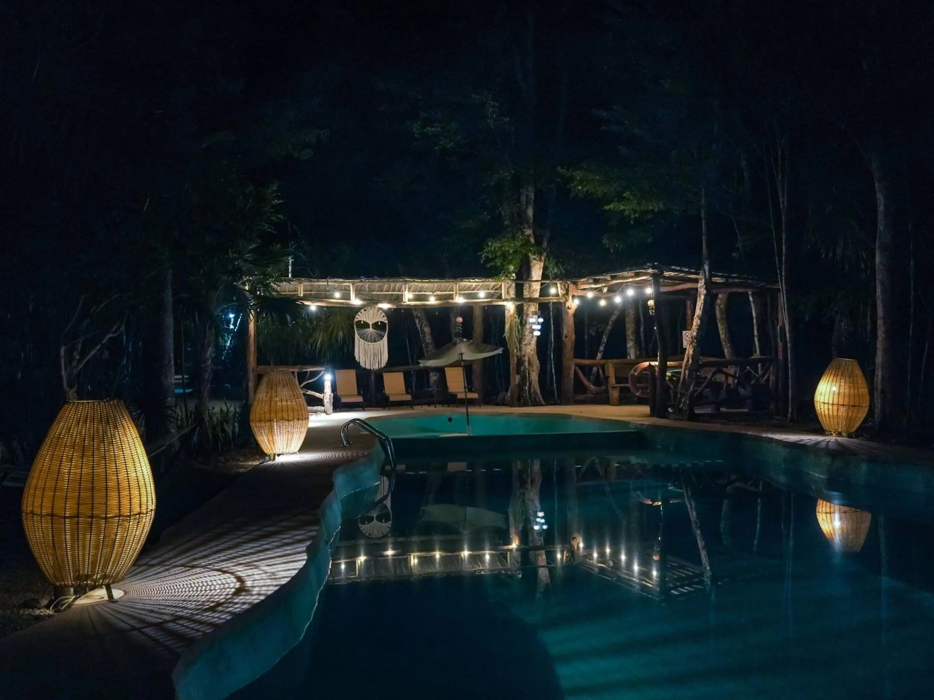 Night in Jolie Jungle Eco Hotel