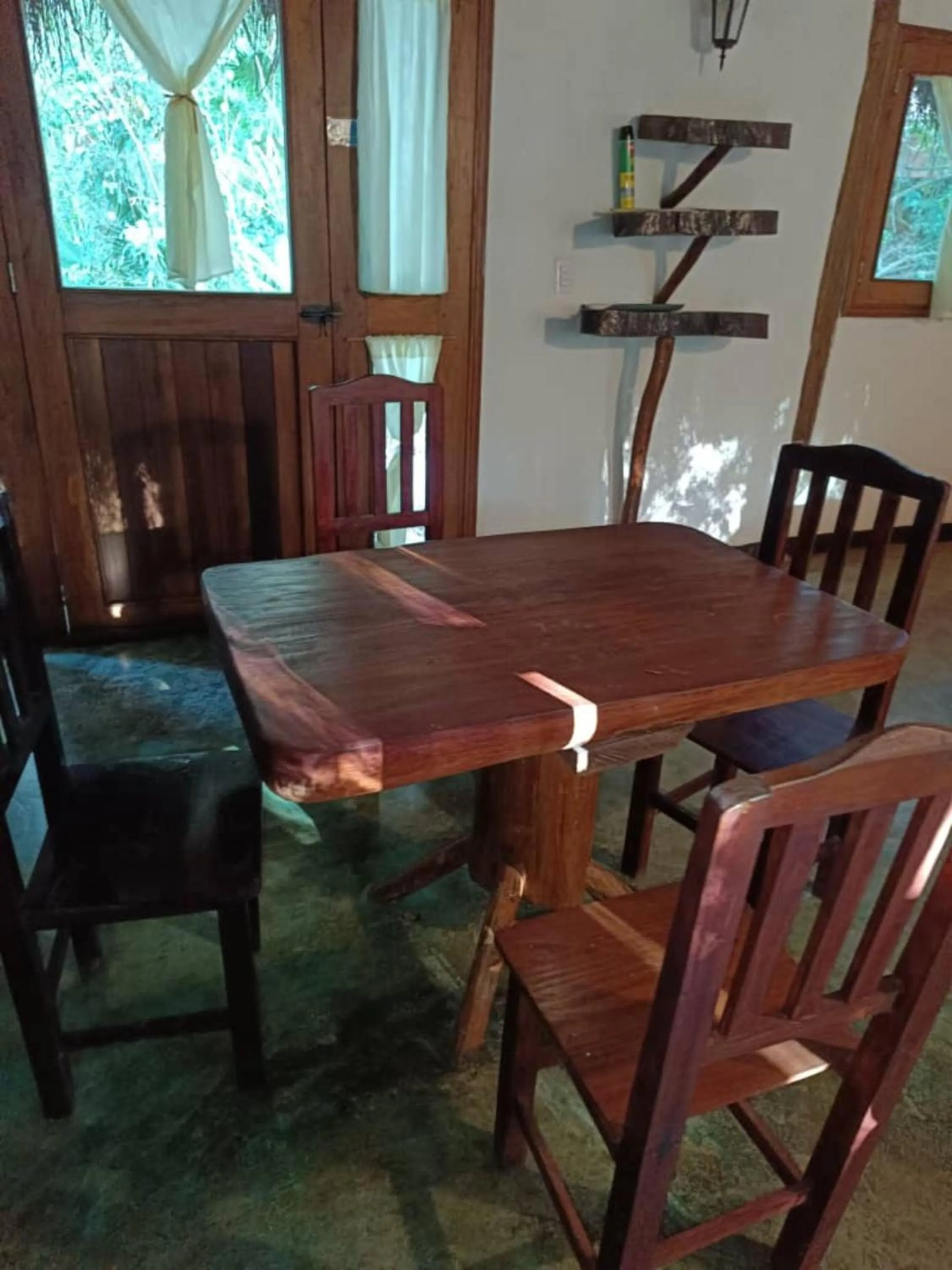 Dining area in Jolie Jungle Eco Hotel