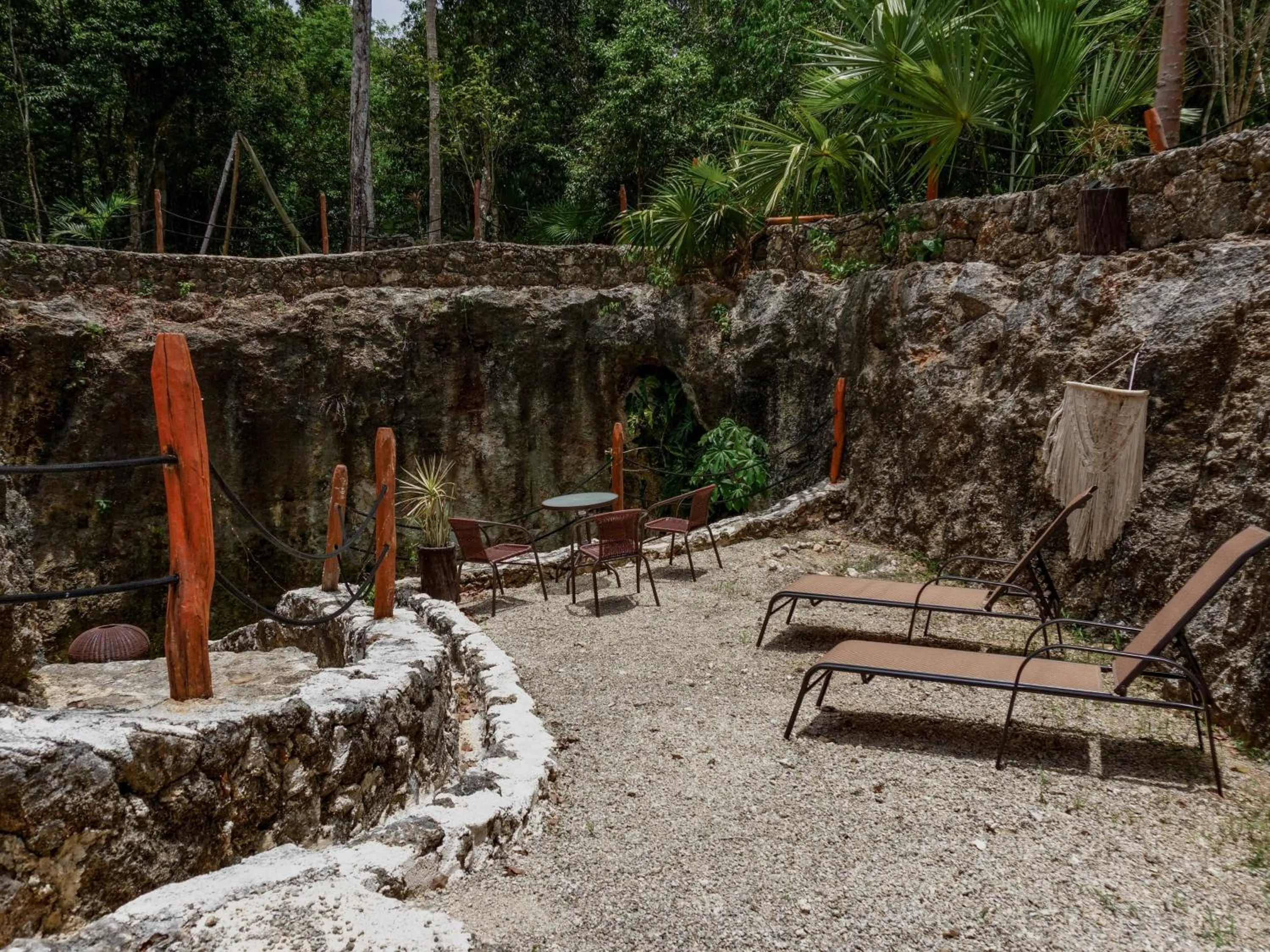 Garden in Jolie Jungle Eco Hotel