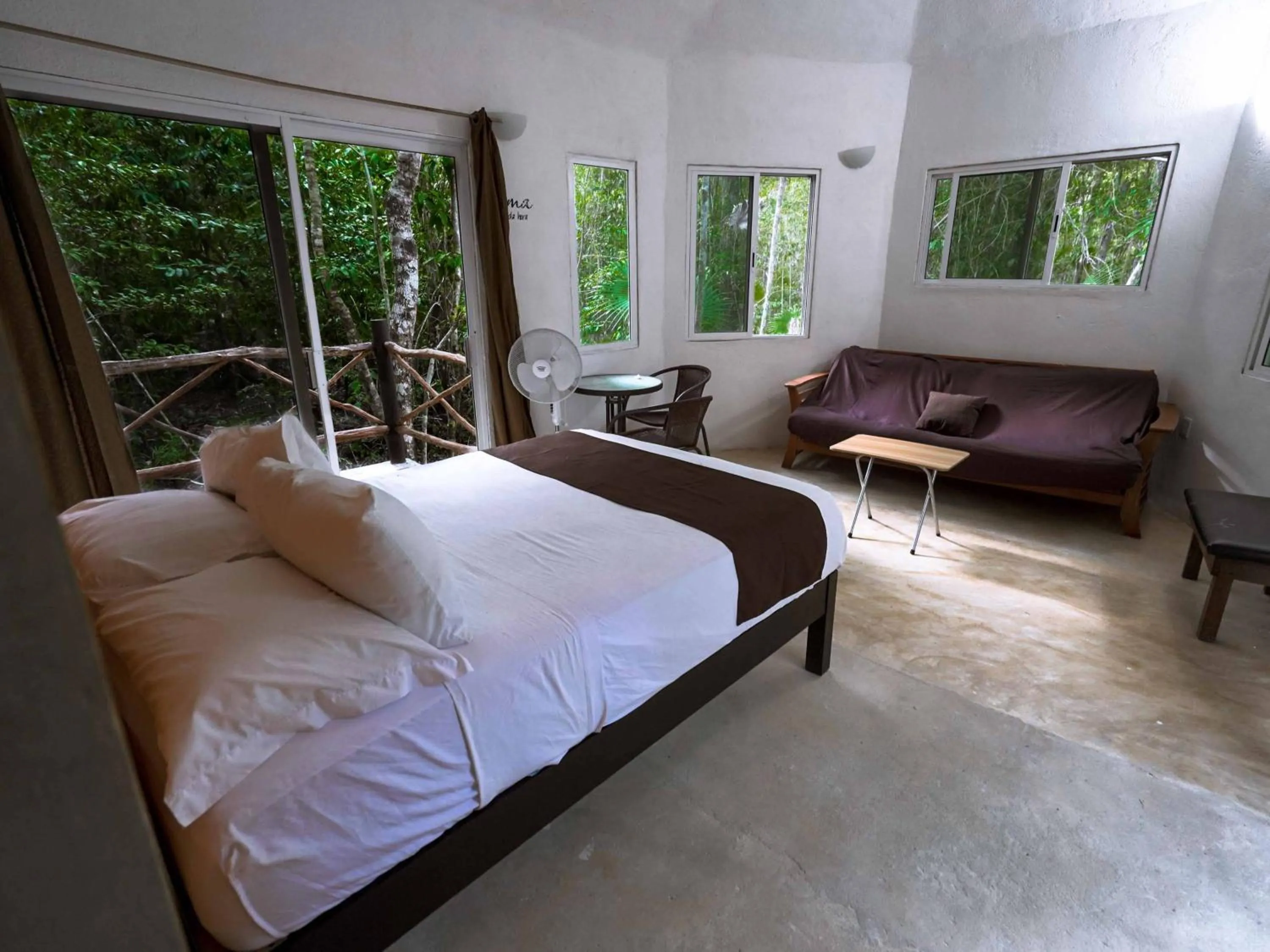 Bed in Jolie Jungle Eco Hotel