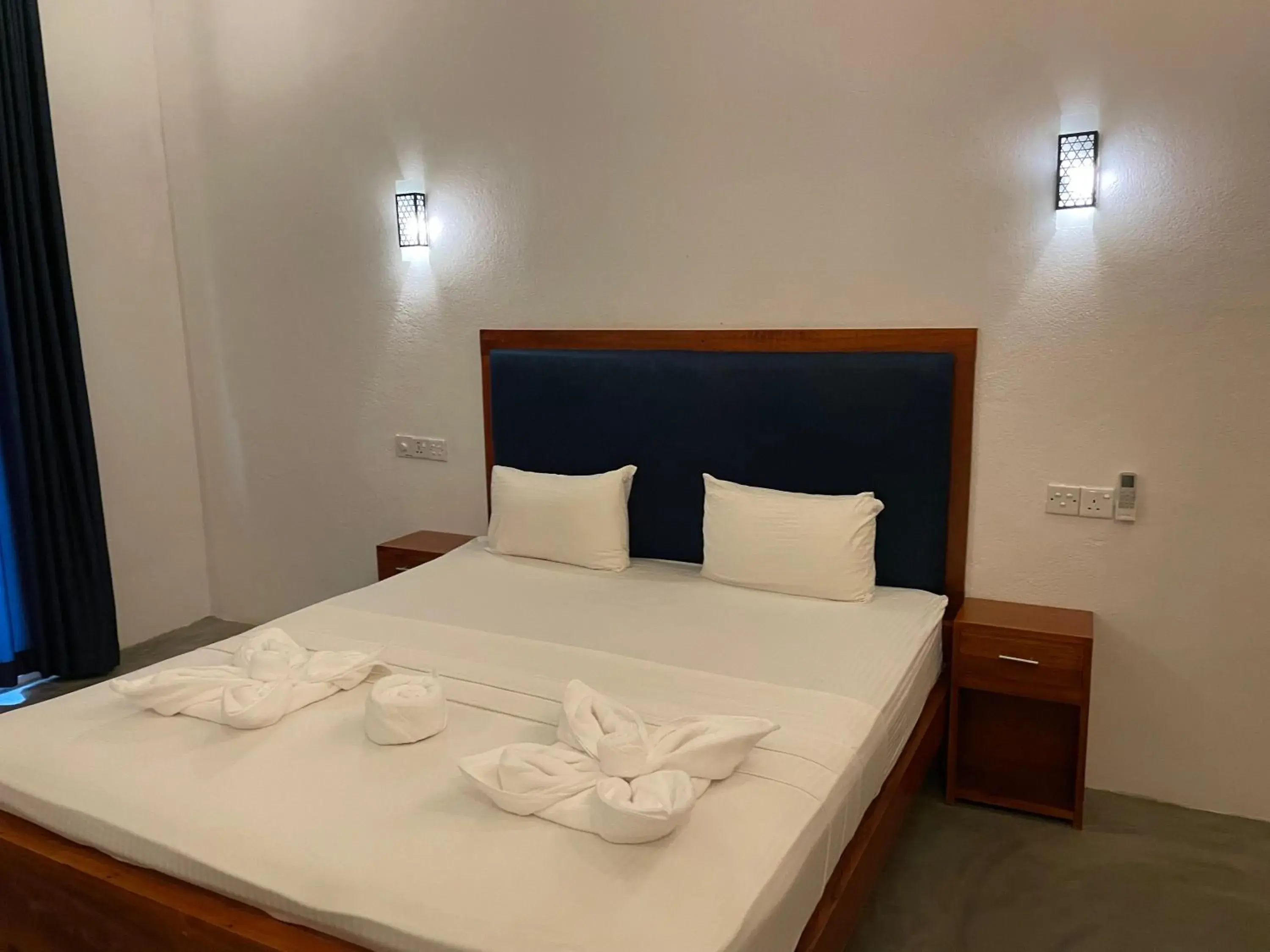 Bed in Surf Gangs Arugambay Bed in Surf Gangs Arugambay