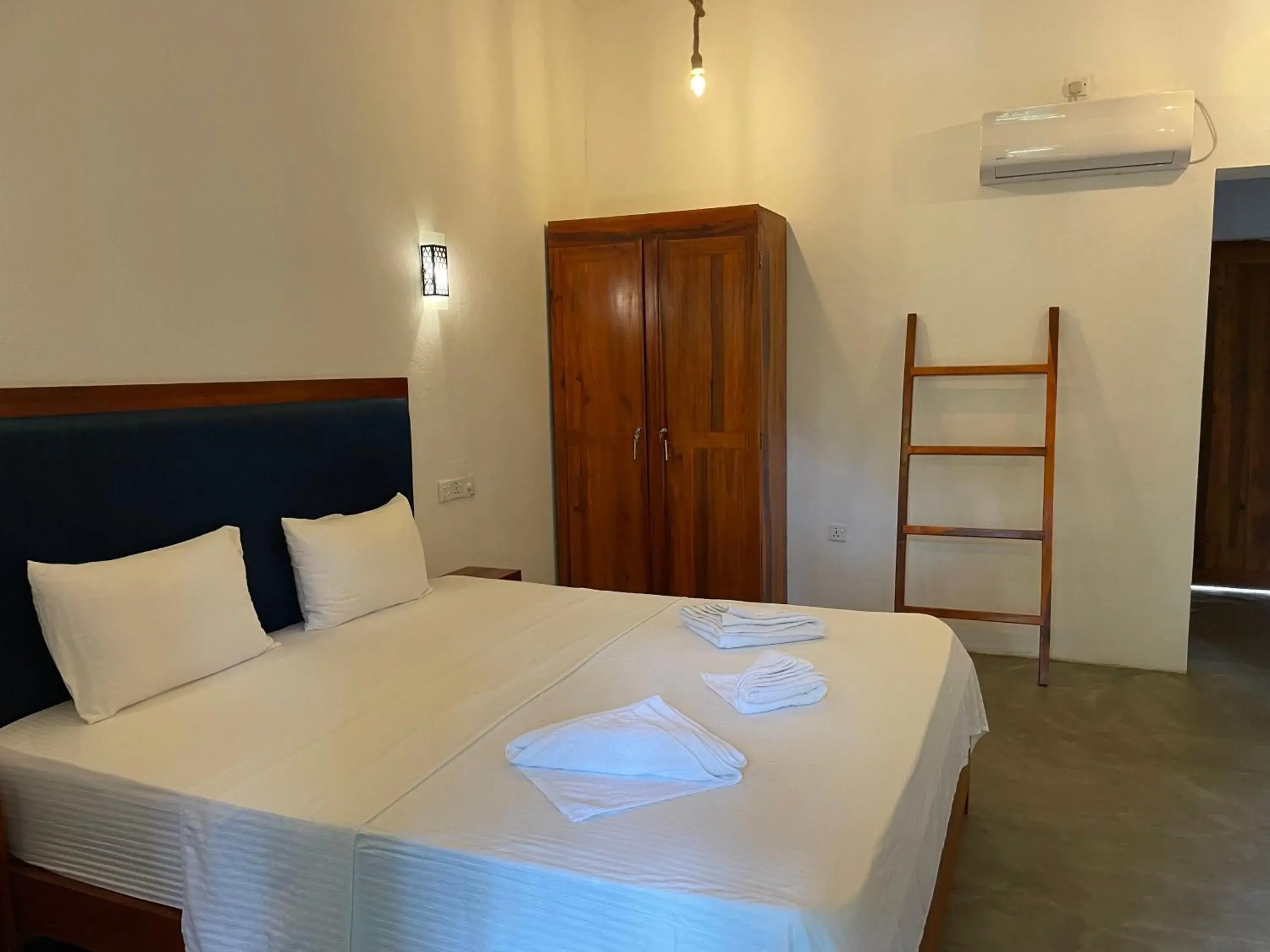 Photo of the whole room, Bed in Surf Gangs Arugambay Photo of the whole room, Bed in Surf Gangs Arugambay