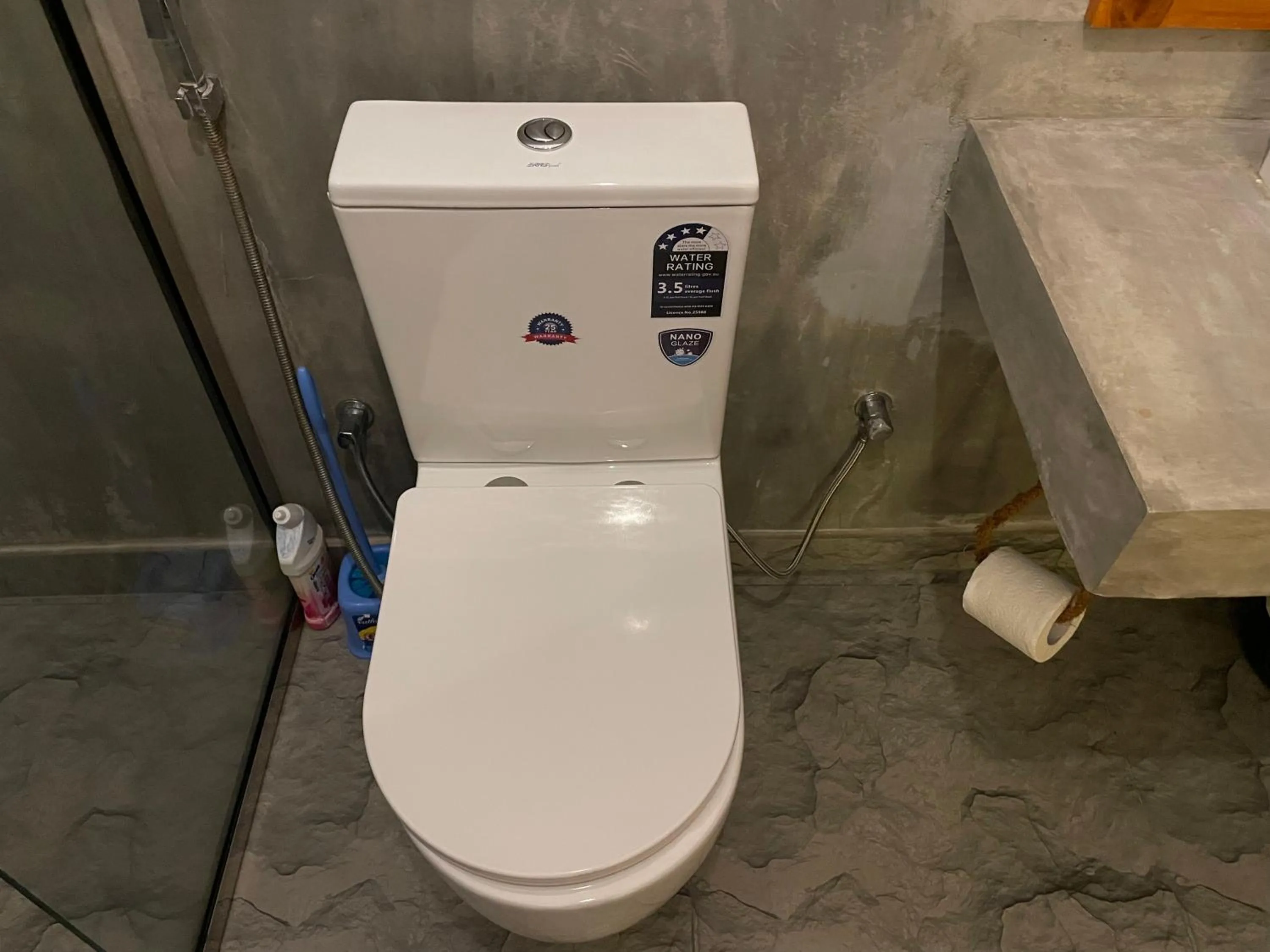 Toilet in Surf Gangs Arugambay