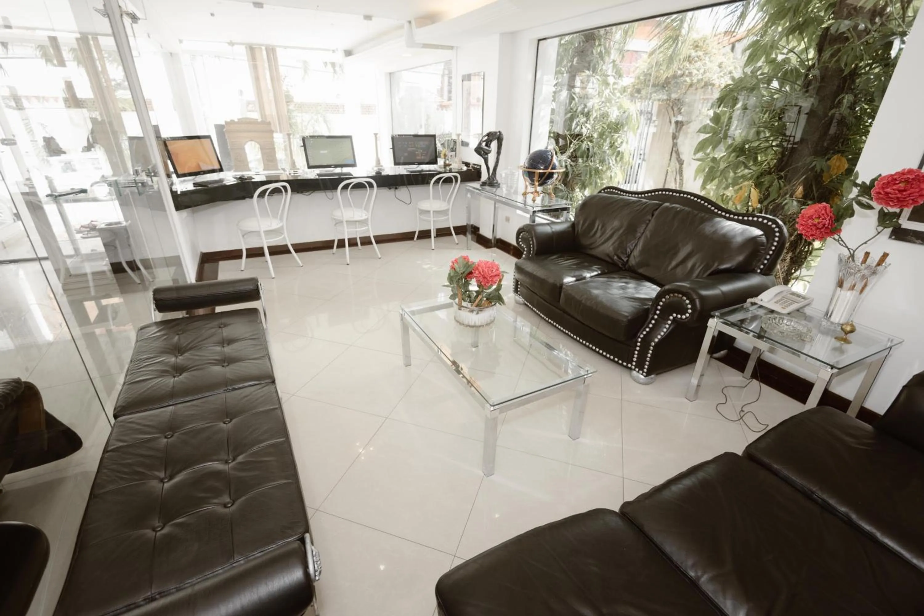 Business facilities in Hotel Arenal