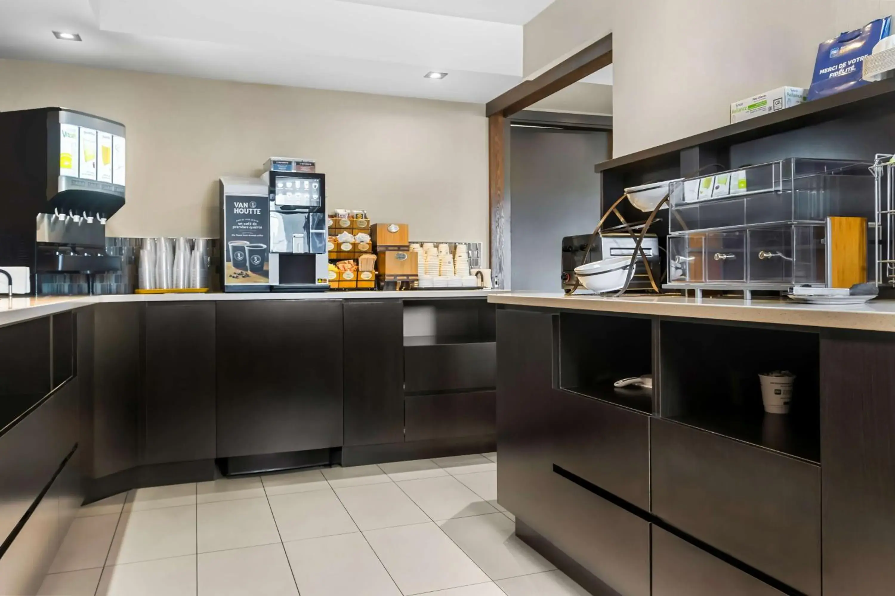 Breakfast in Best Western Plus Mont-Laurier Breakfast in Best Western Plus Mont-Laurier