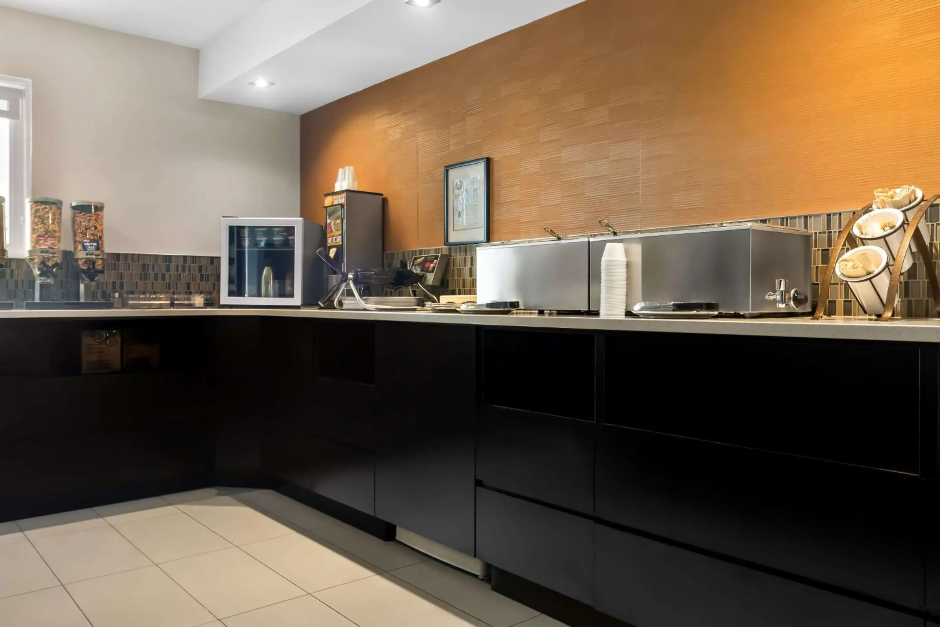 Breakfast in Best Western Plus Mont-Laurier Breakfast in Best Western Plus Mont-Laurier