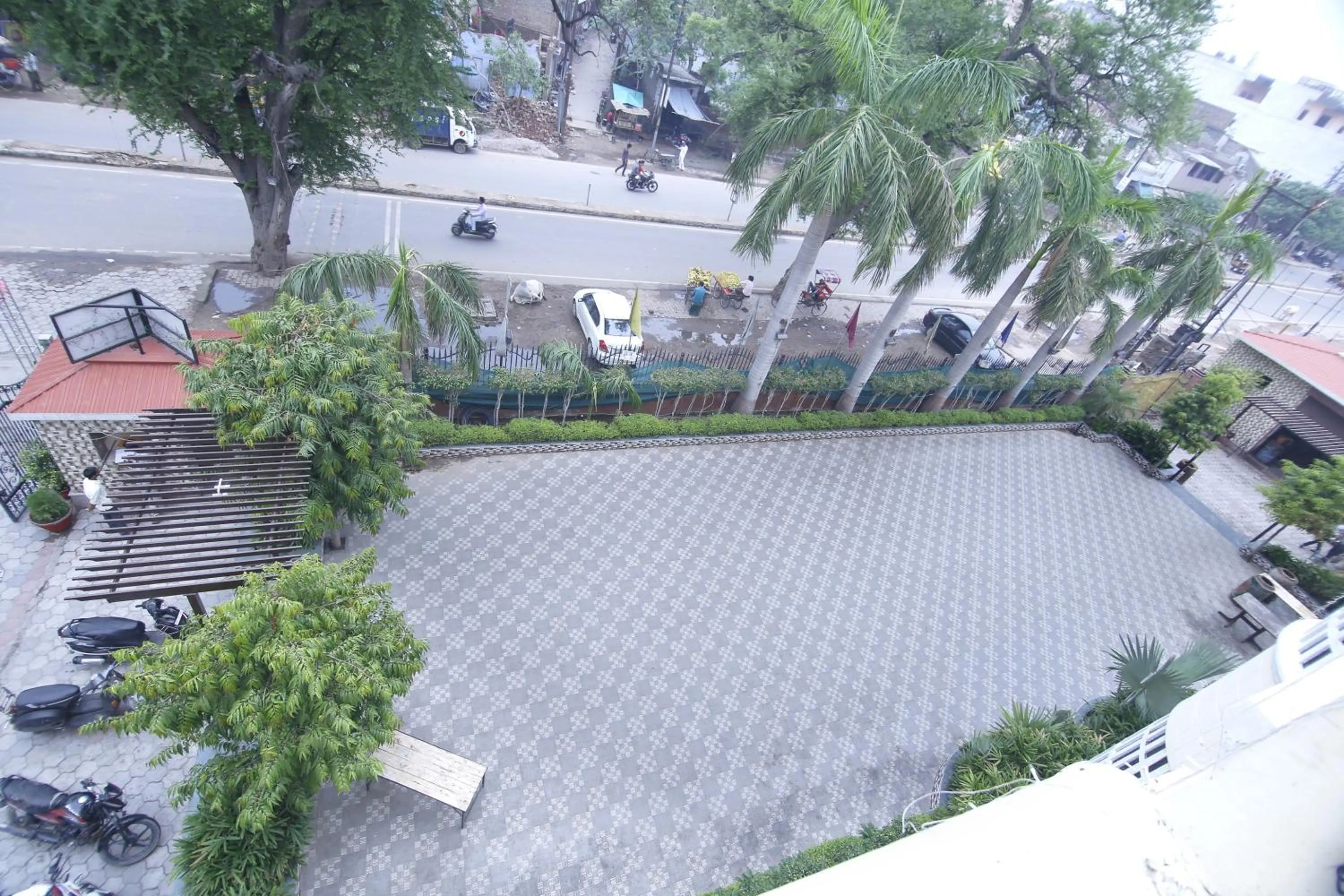 Area and facilities in Hotel Sheetal Regency,Near Janambhumi