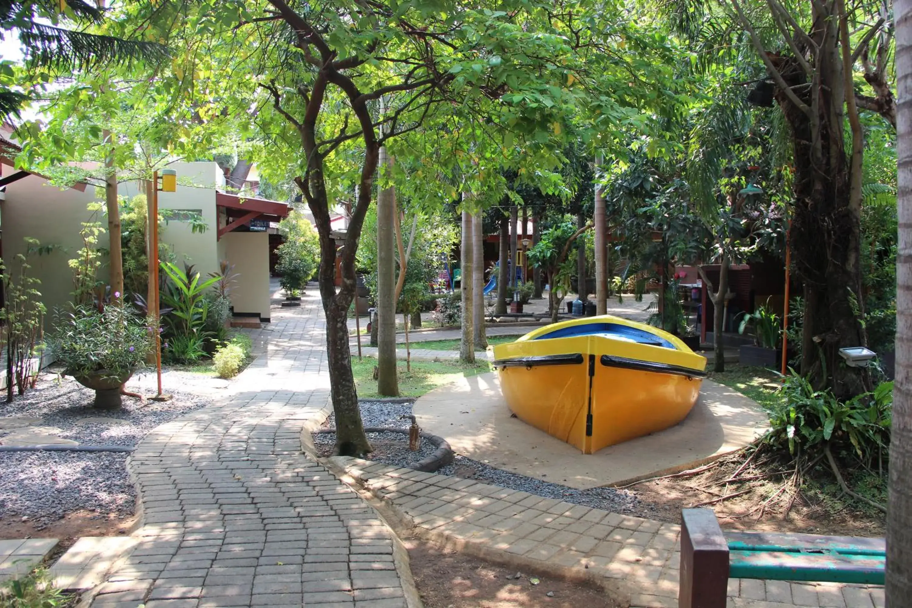 Restaurant/places to eat in Bamboe Inn Homestay Restaurant/places to eat in Bamboe Inn Homestay