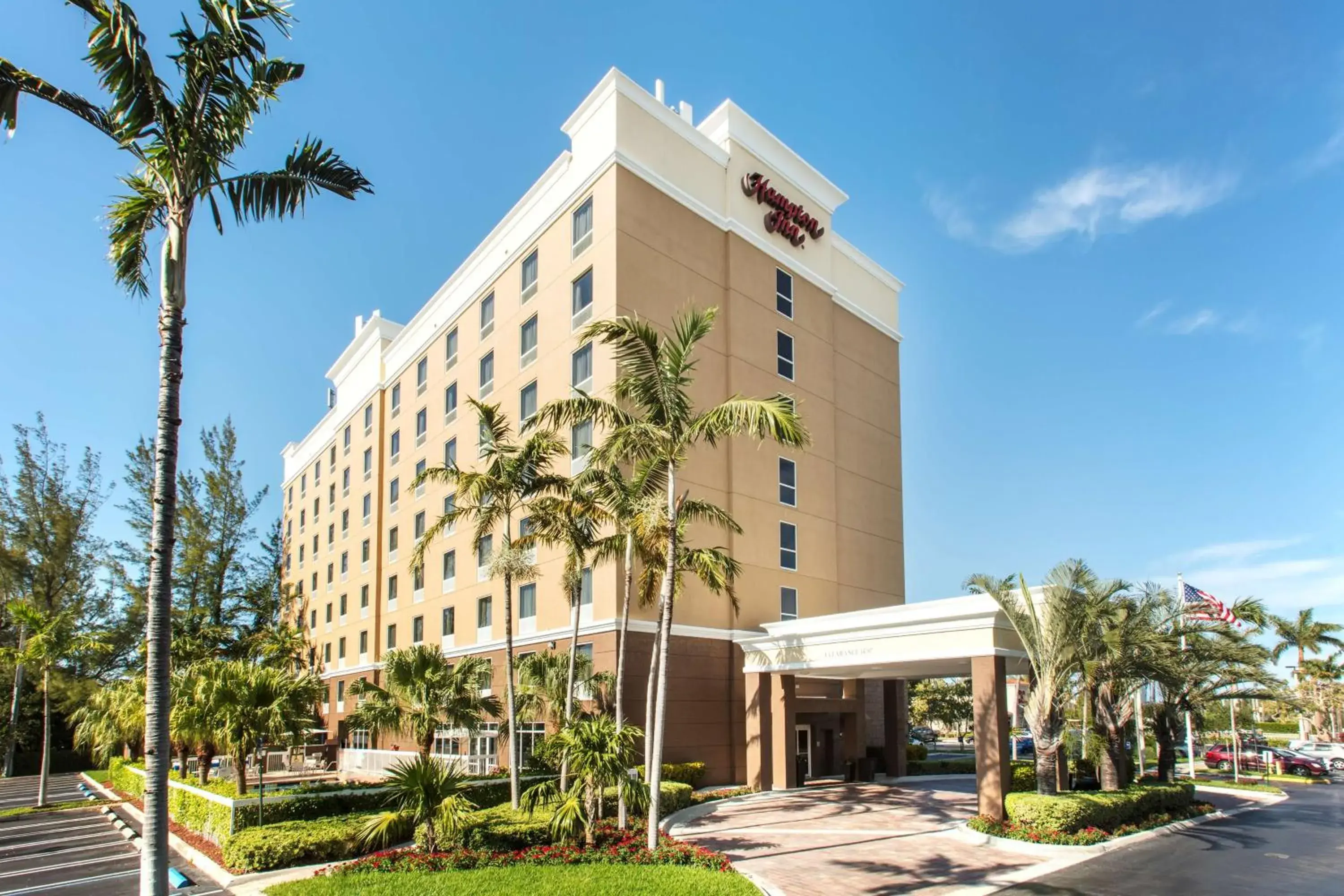 Property building in Hampton Inn Hallandale Beach-Aventura Property building in Hampton Inn Hallandale Beach-Aventura