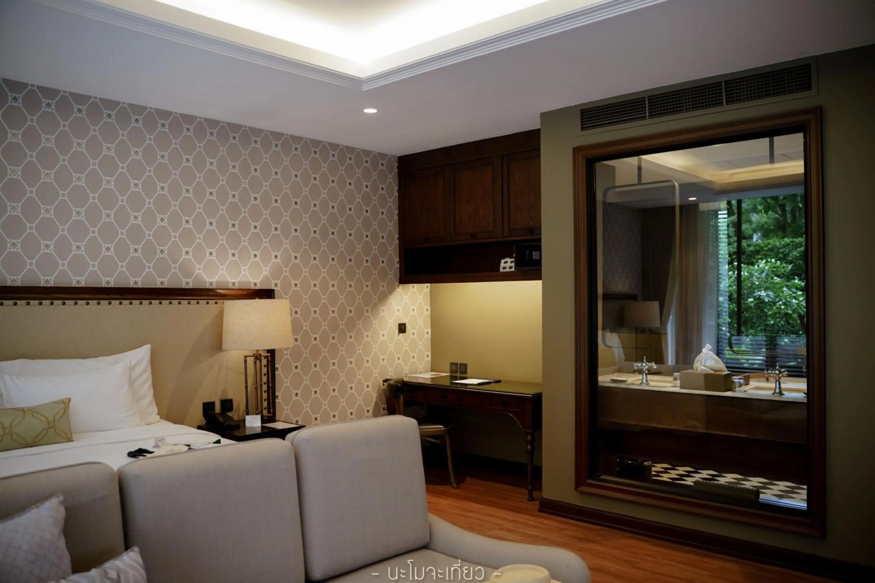 Seating area, Bed in Hotel Labaris Khao Yai