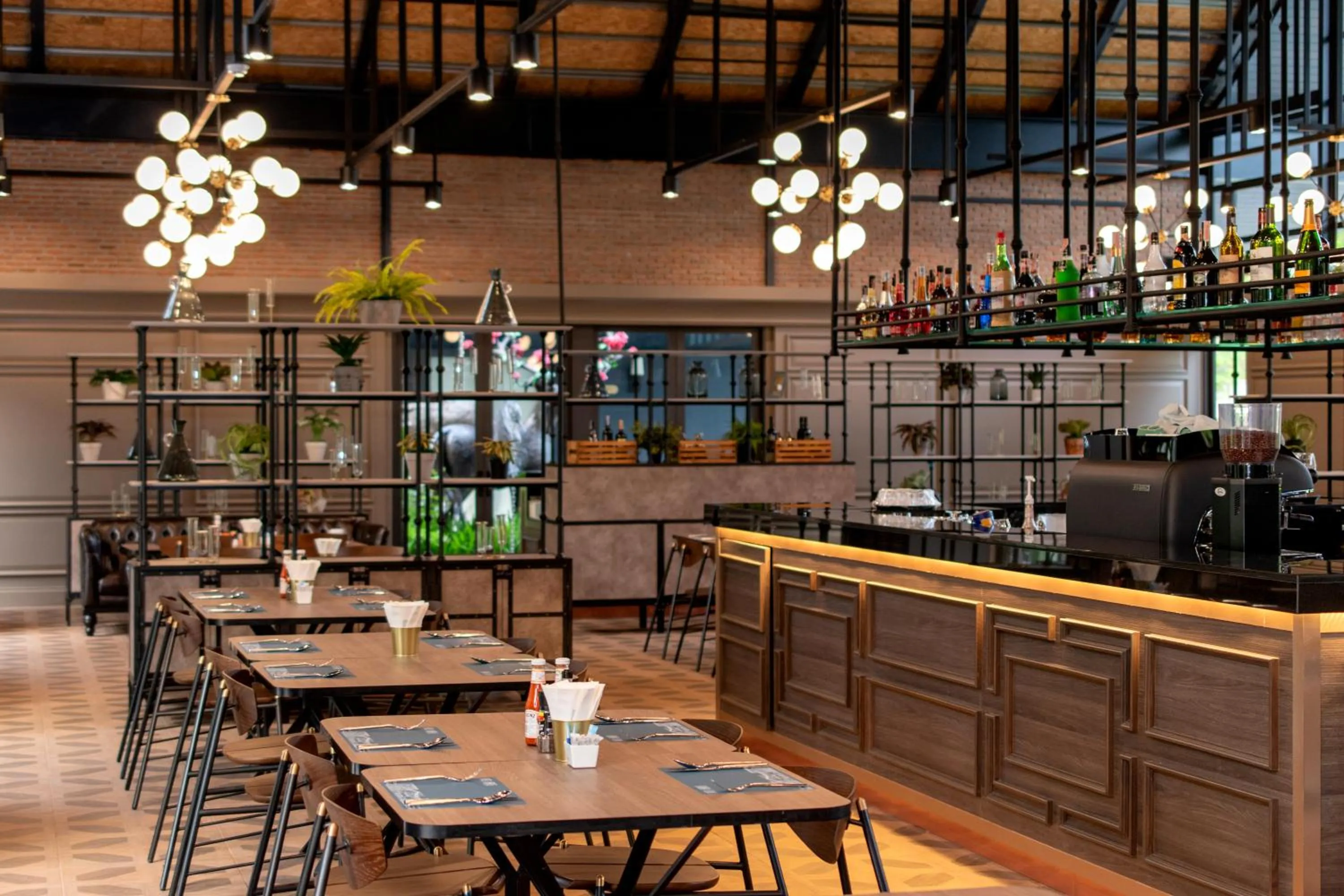 Restaurant/places to eat in Hotel Labaris Khao Yai