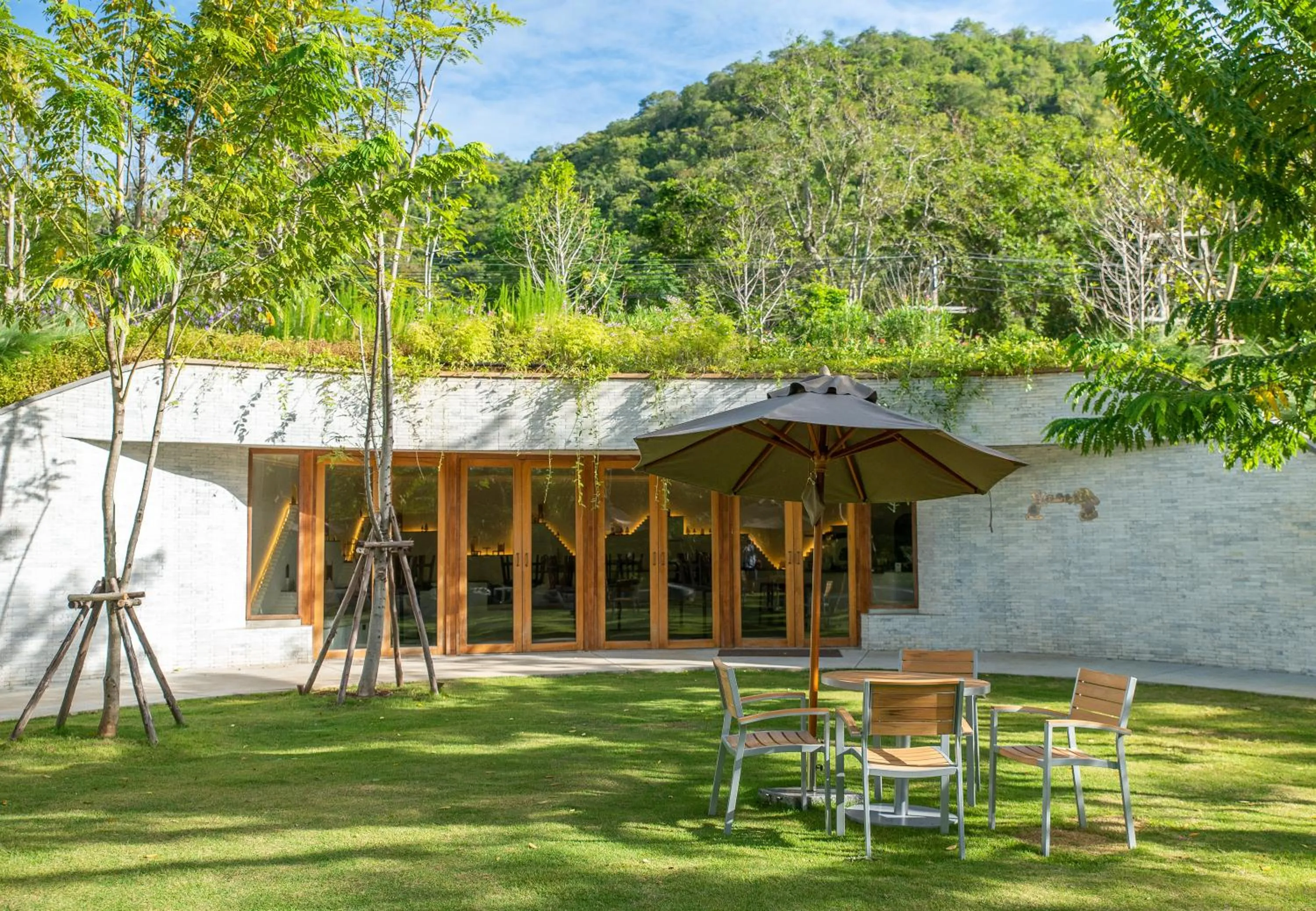 Restaurant/places to eat in Hotel Labaris Khao Yai