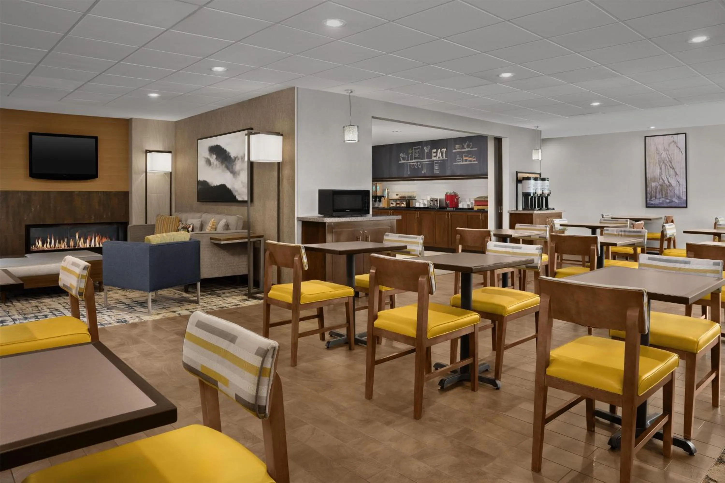 Breakfast in Hampton Inn & Suites Denver Tech Center