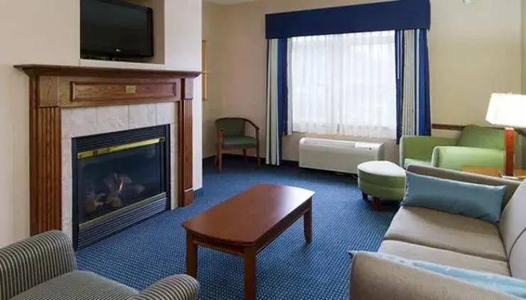 Living room in Wingate by Wyndham Ellicottville Living room in Wingate by Wyndham Ellicottville