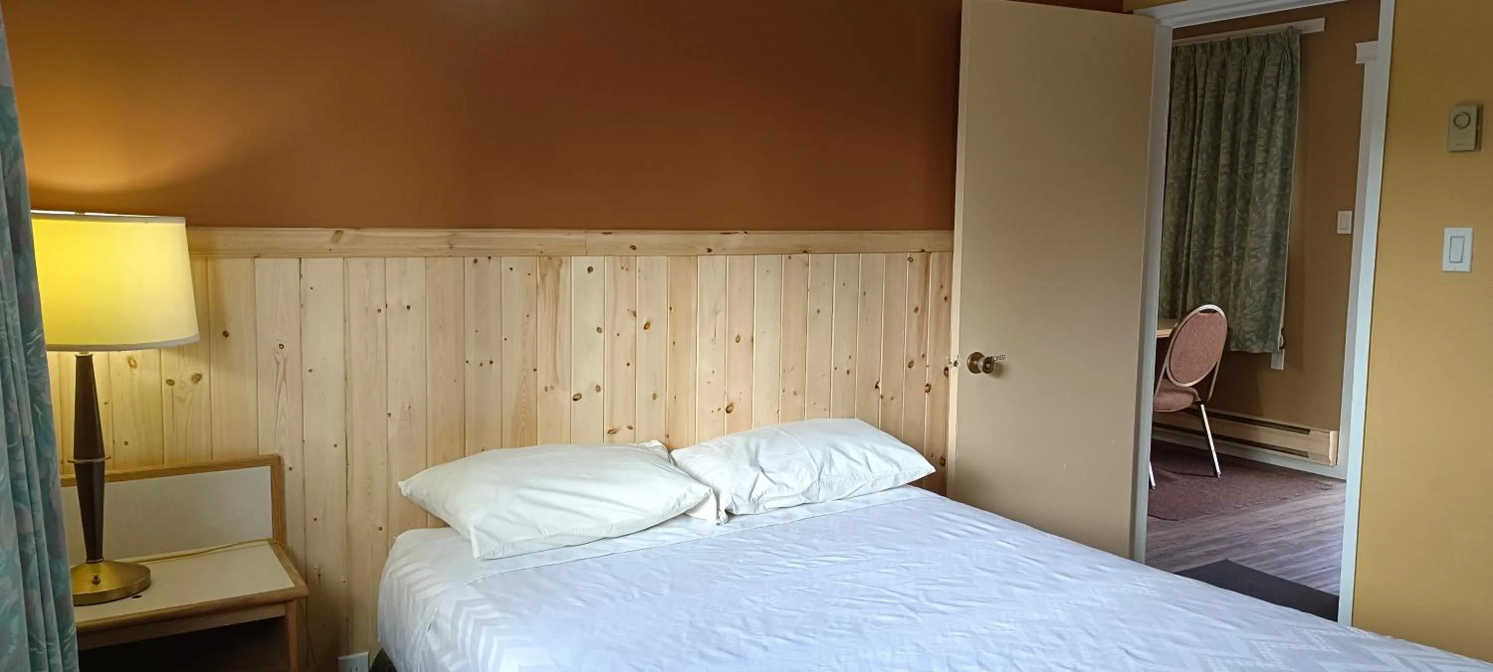 Bed in Gold Pan Motel