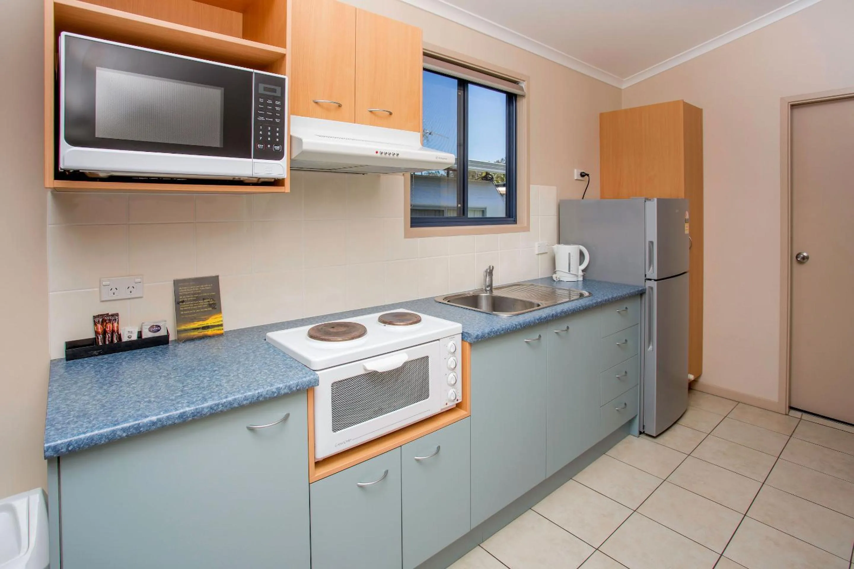 Kitchen or kitchenette in Lakeside Forster Holiday Park